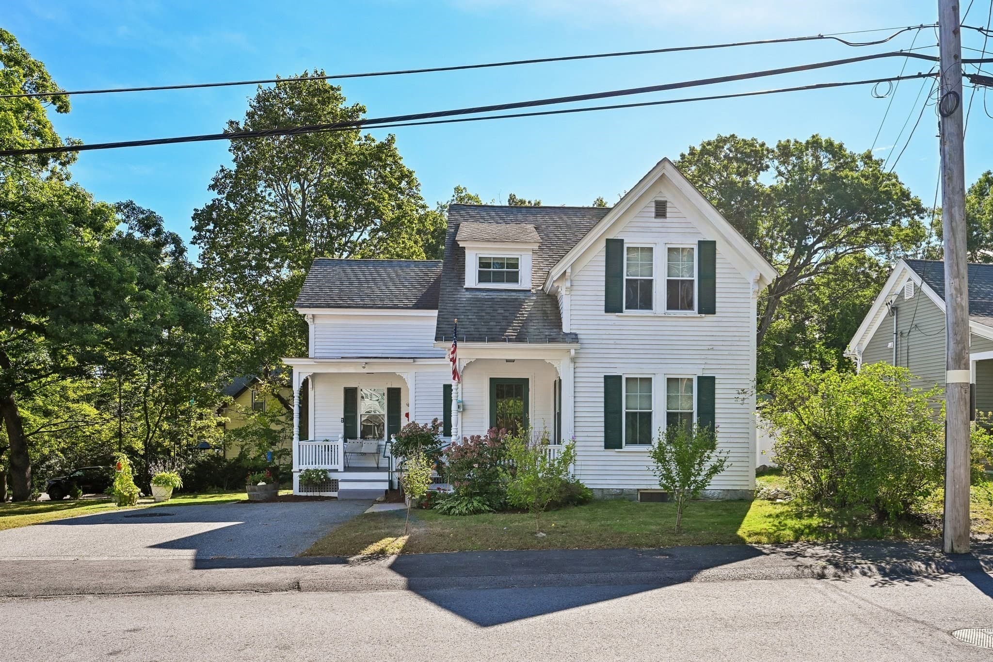 Single Family Residence at 18 Highland Ave, Chelmsford MA 01863, Chelmsford, photo 2 of 32