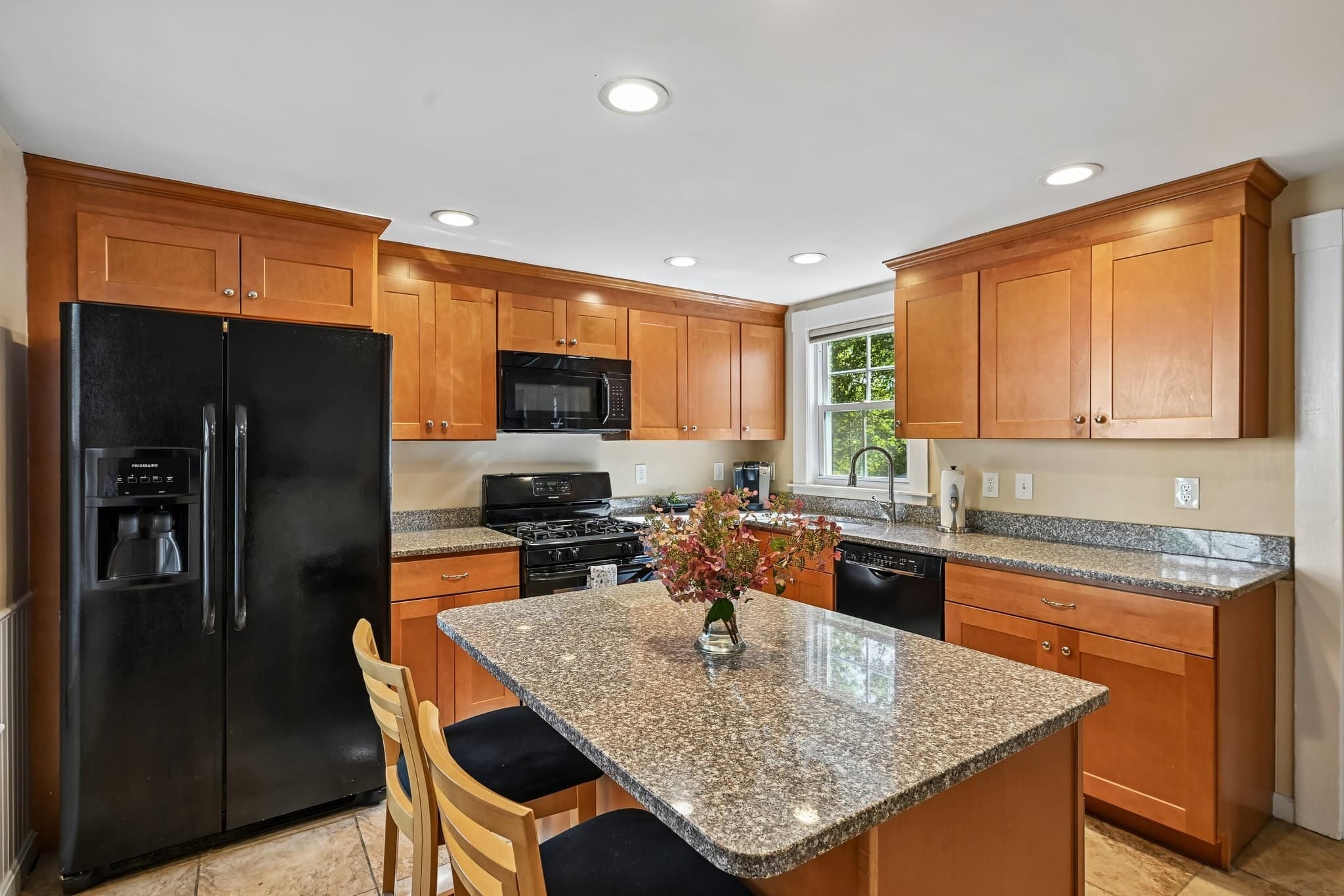 Single Family Residence at 18 Highland Ave, Chelmsford MA 01863, Chelmsford, photo 9 of 32