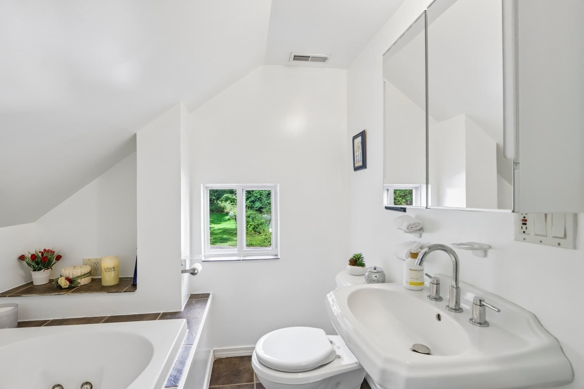 Single Family Residence at 31 Parham Rd, Tyngsborough MA 01879, Tyngsborough, photo 24 of 34