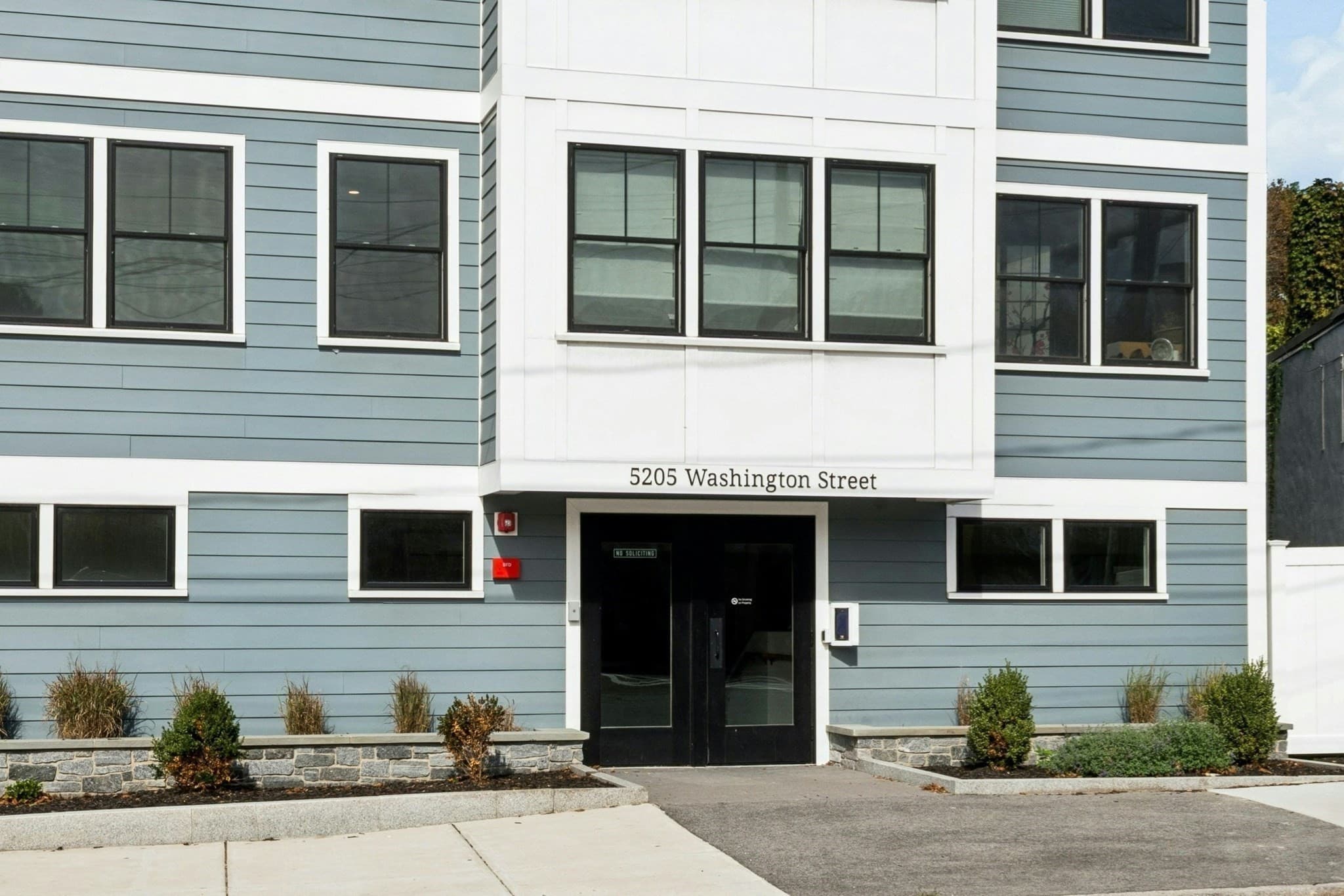5205 Washington # 305, Boston MA 02132