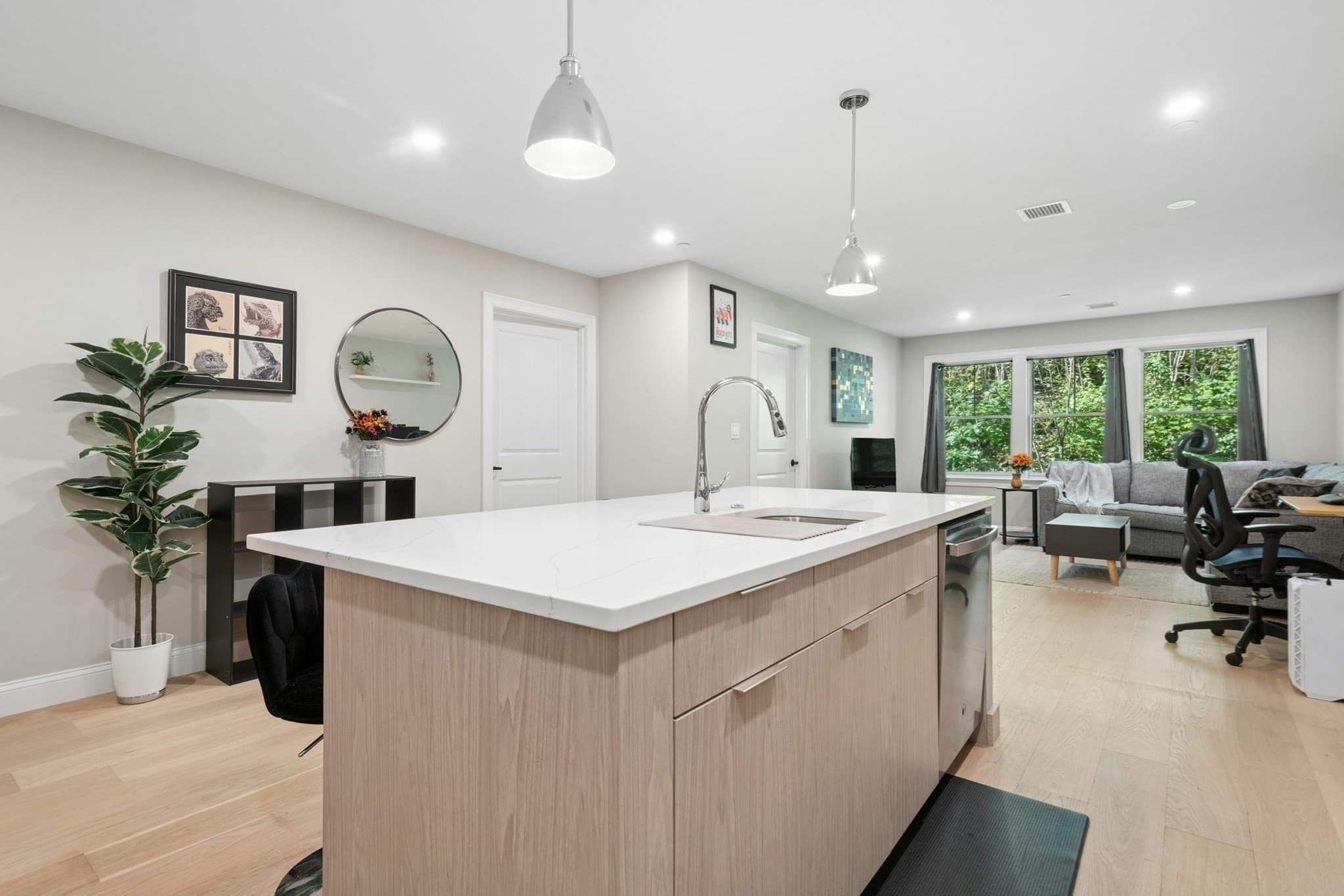 Condominium at 5205 Washington # 305, Boston MA 02132, Boston, photo 8 of 18