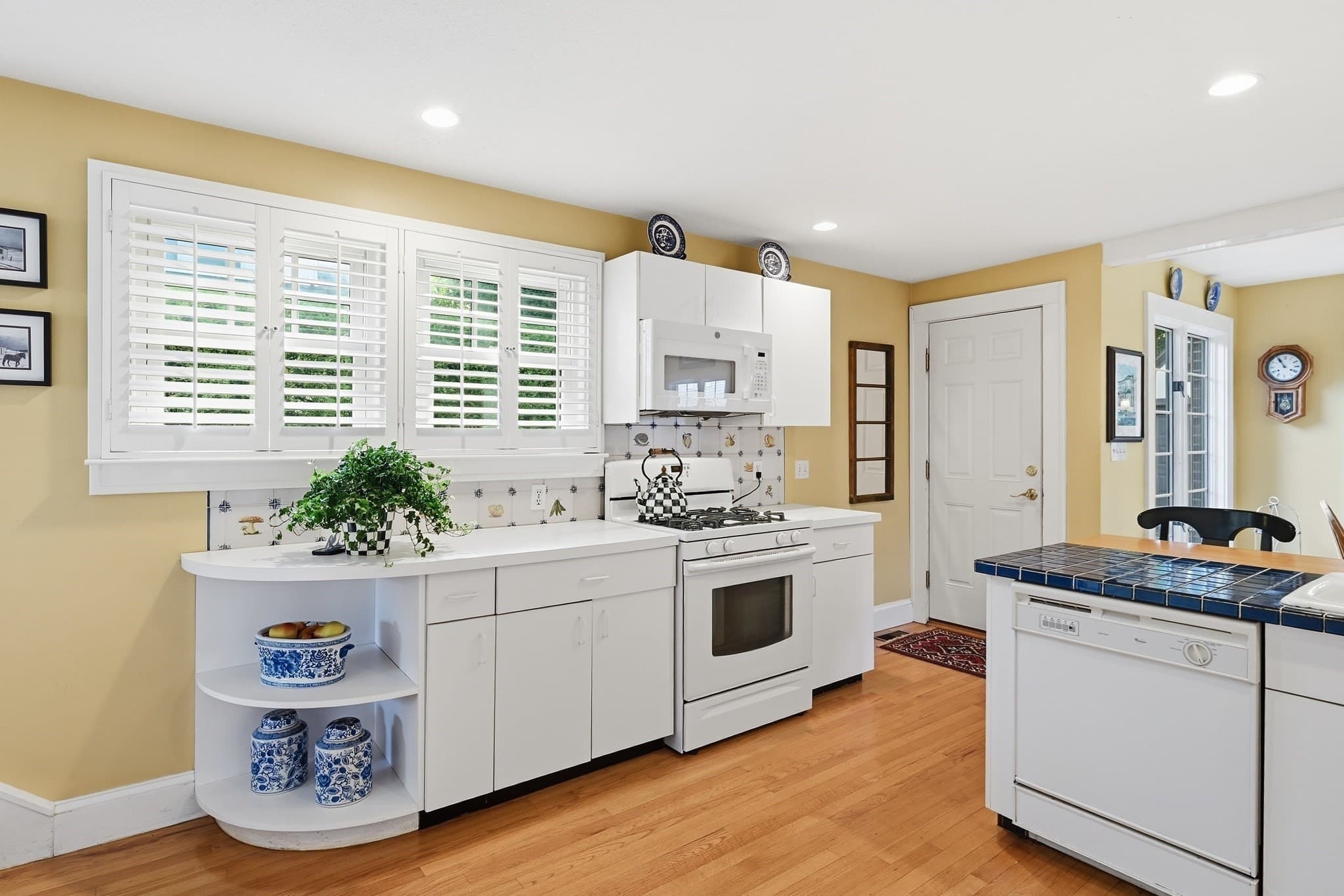 Single Family Residence at 131 Wenonah Rd, Longmeadow MA 01106, Longmeadow, photo 24 of 39