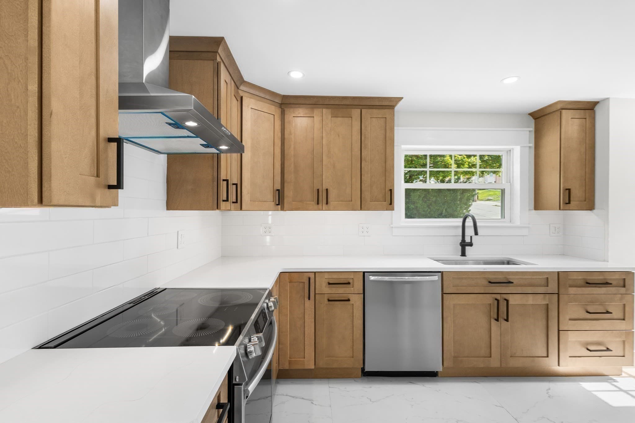 Single Family Residence at 256 Weetamoe St., Fall River MA 02720, Fall River, photo 6 of 42