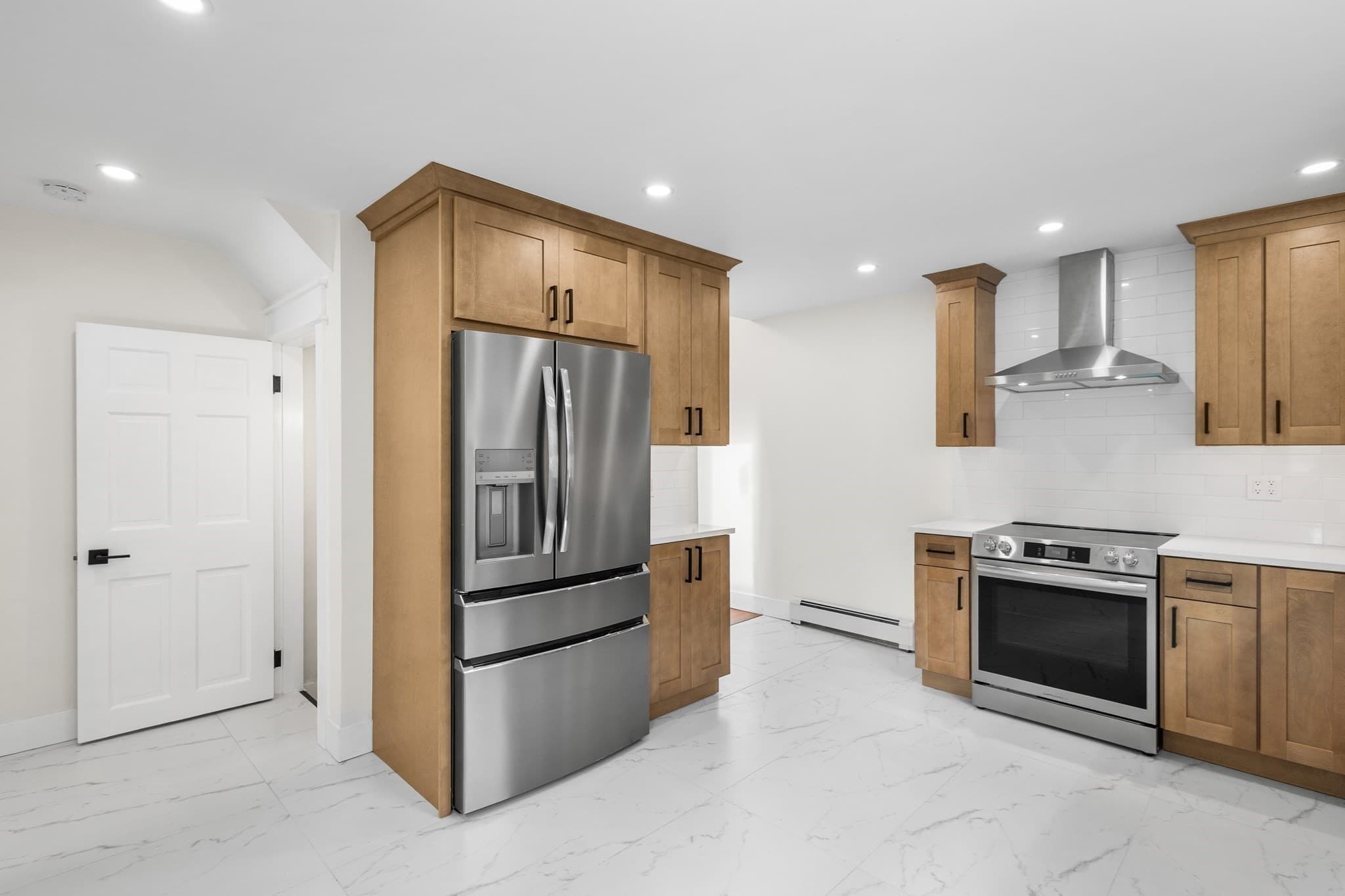 Single Family Residence at 256 Weetamoe St., Fall River MA 02720, Fall River, photo 3 of 42