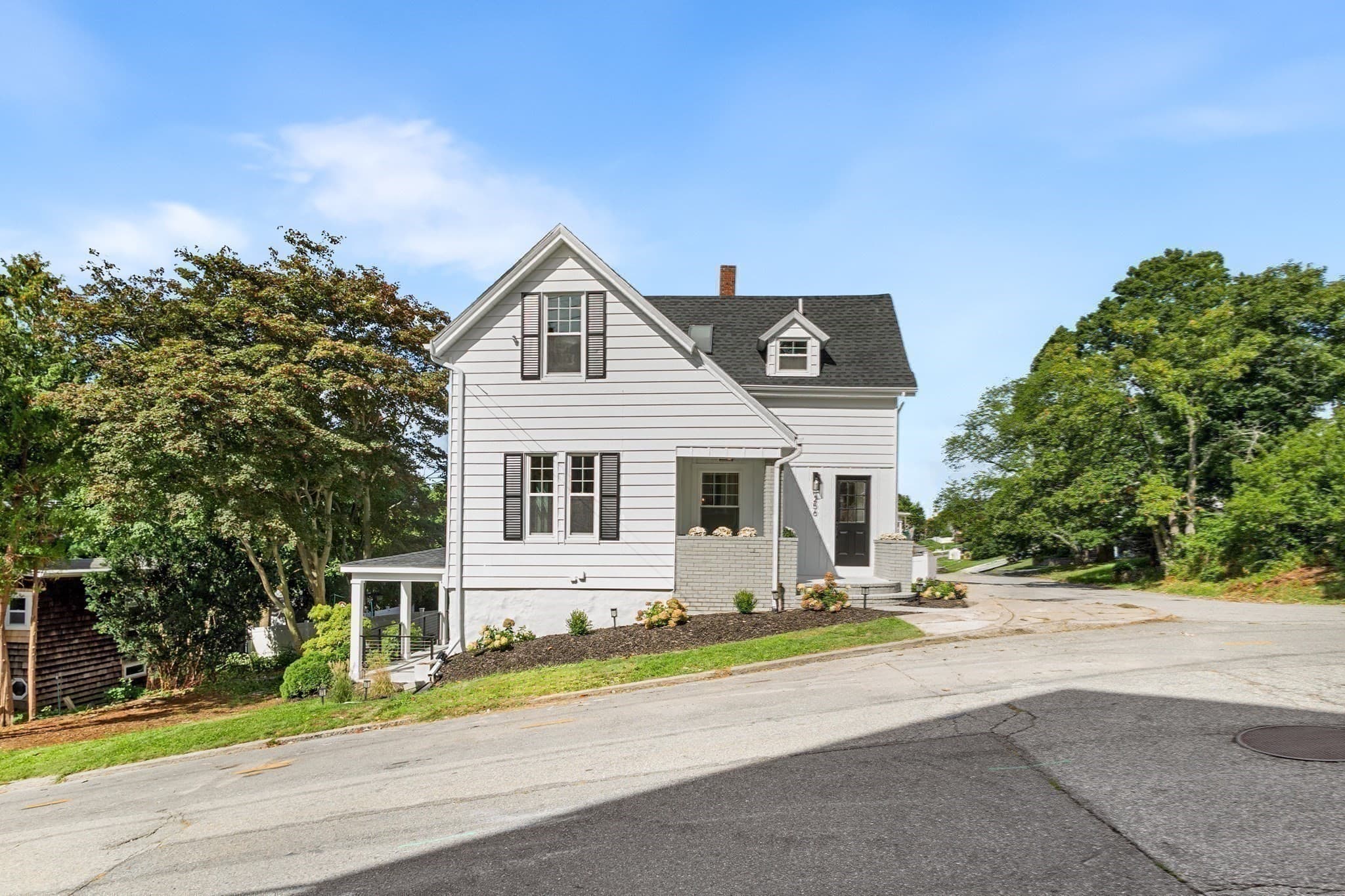 Single Family Residence at 256 Weetamoe St., Fall River MA 02720, Fall River, photo 37 of 42