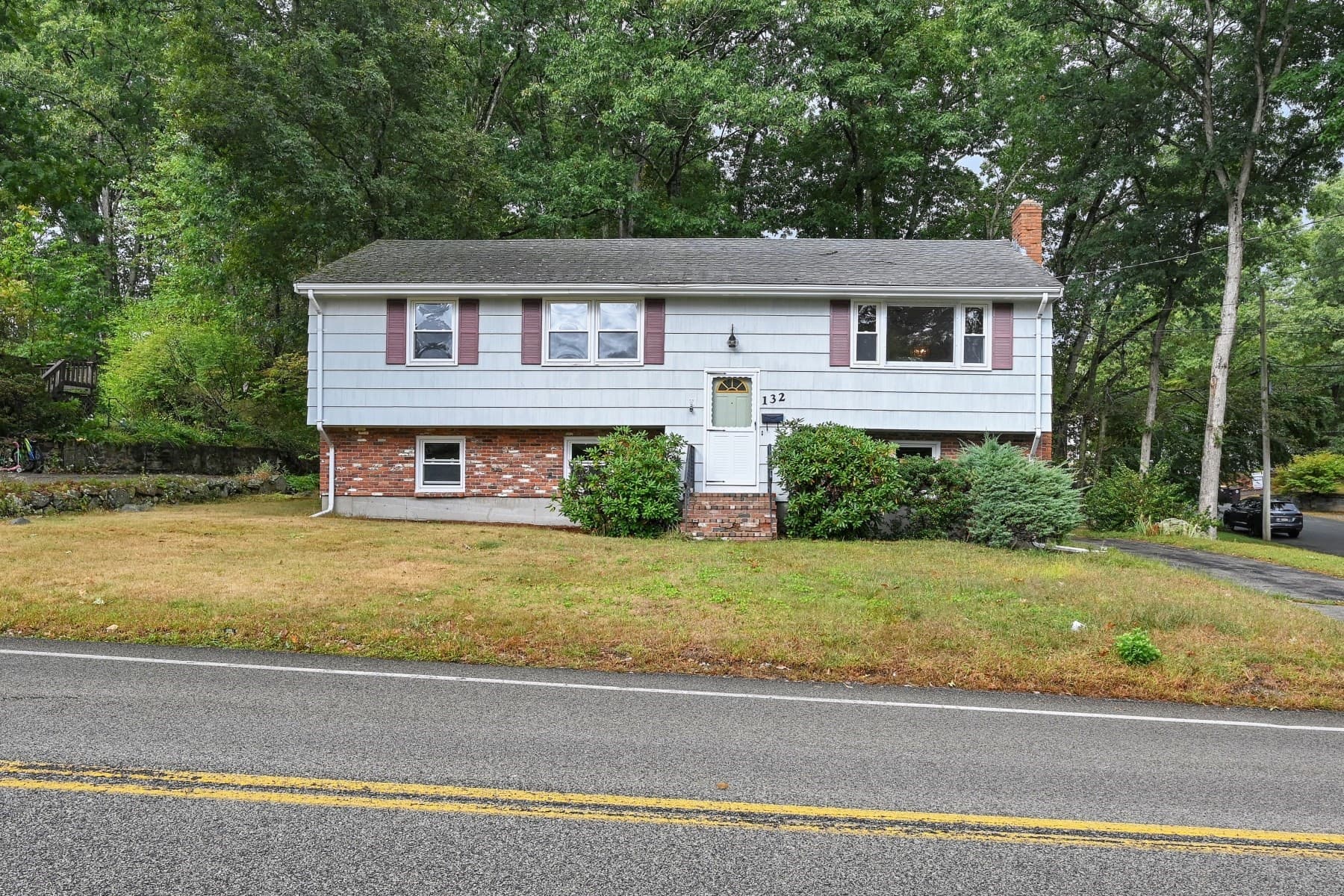 Single Family Residence at 132 Forest St, Weymouth MA 02190, Weymouth, photo 2 of 28