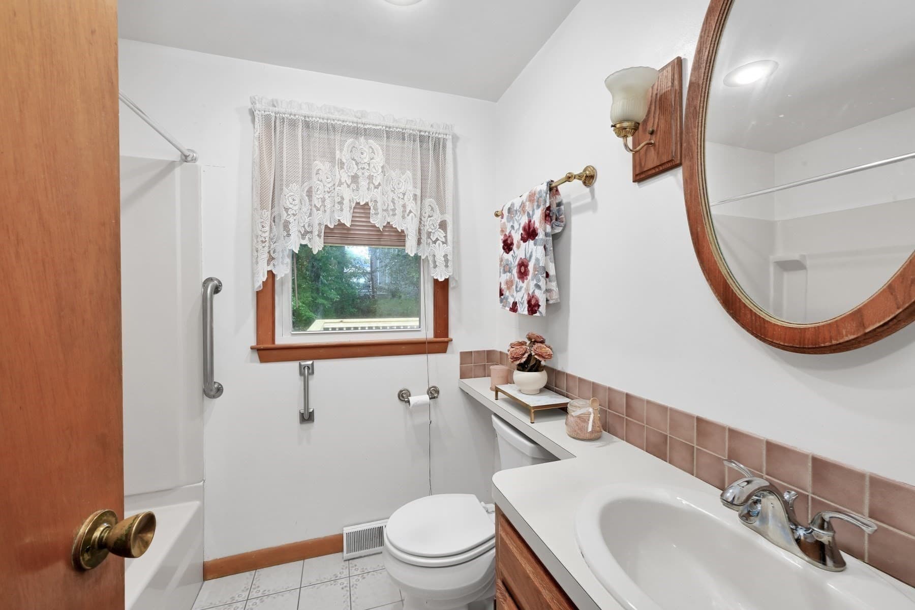 Single Family Residence at 132 Forest St, Weymouth MA 02190, Weymouth, photo 17 of 28