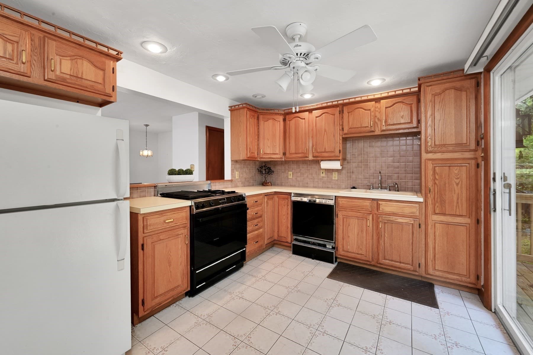 Single Family Residence at 132 Forest St, Weymouth MA 02190, Weymouth, photo 11 of 28