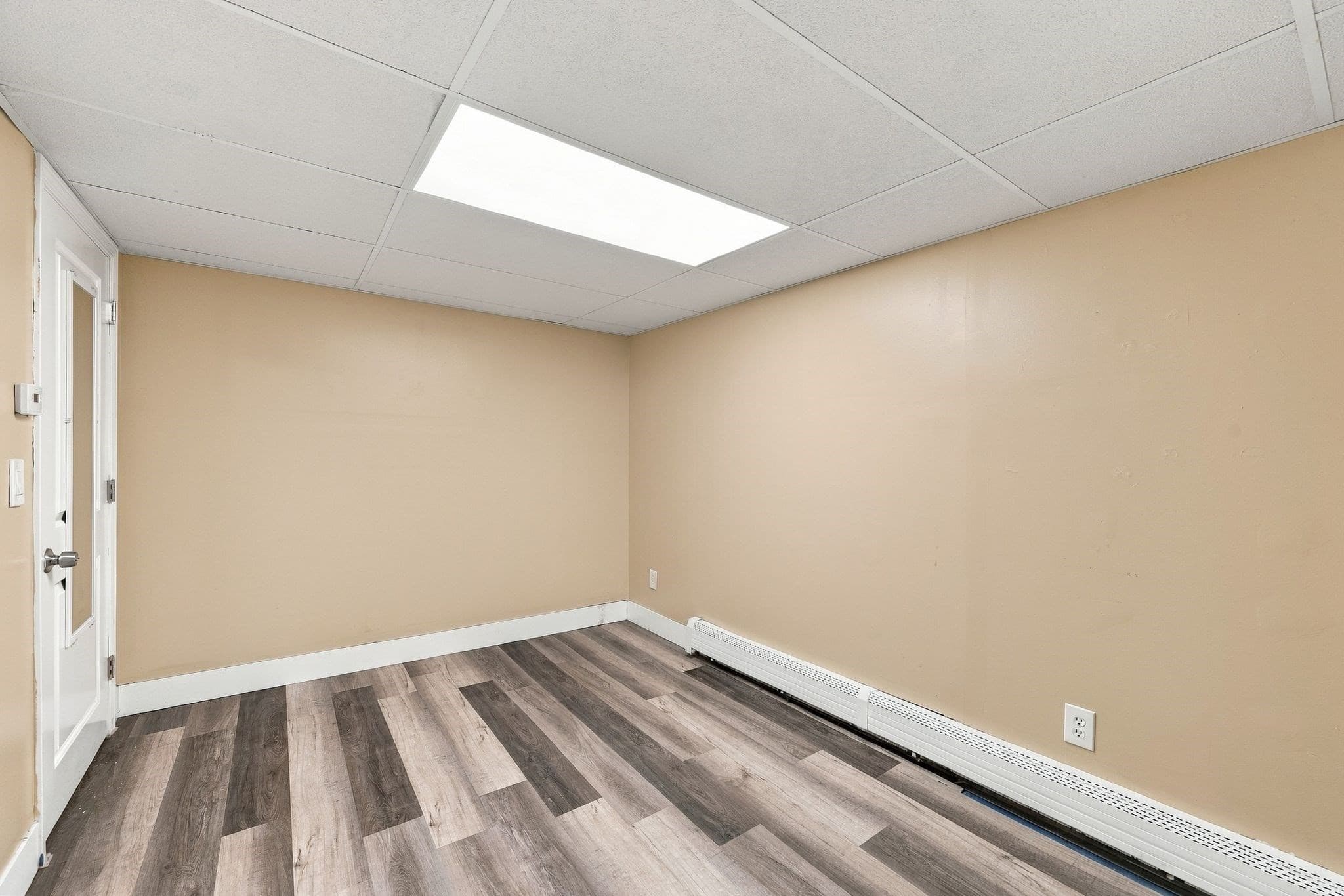 Single Family Residence at 30 Alton Ave, Haverhill MA 01835, Haverhill, photo 31 of 40