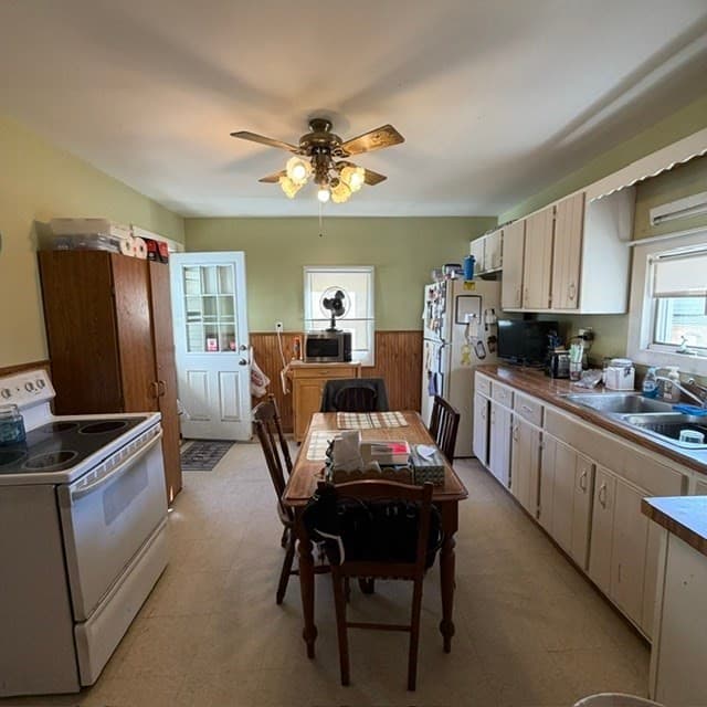 Single Family Residence at 126 W 6th St., Lowell MA 01850, Lowell, photo 7 of 29