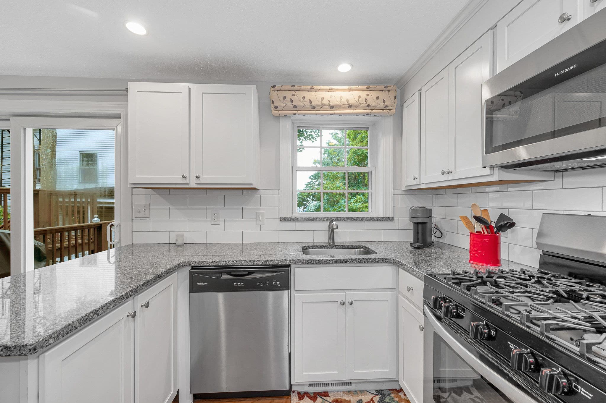 Condominium at 80 Smith Street # 3A, Lowell MA 01851, Lowell, photo 6 of 27