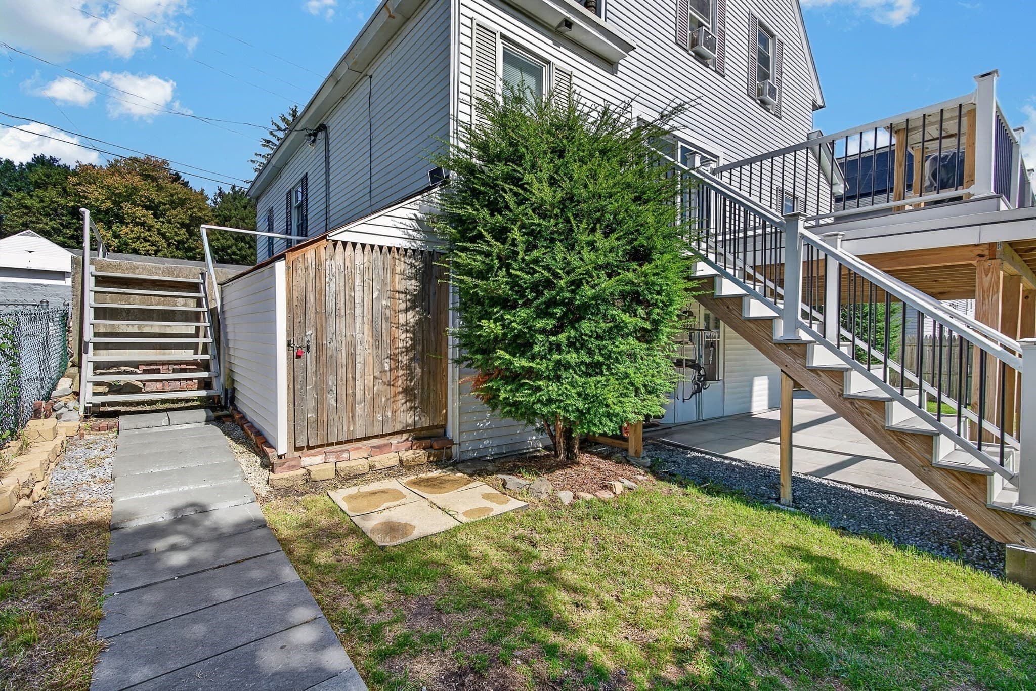 Single Family Residence at 31 Johnson St, Leominster MA 01453, Leominster, photo 26 of 31