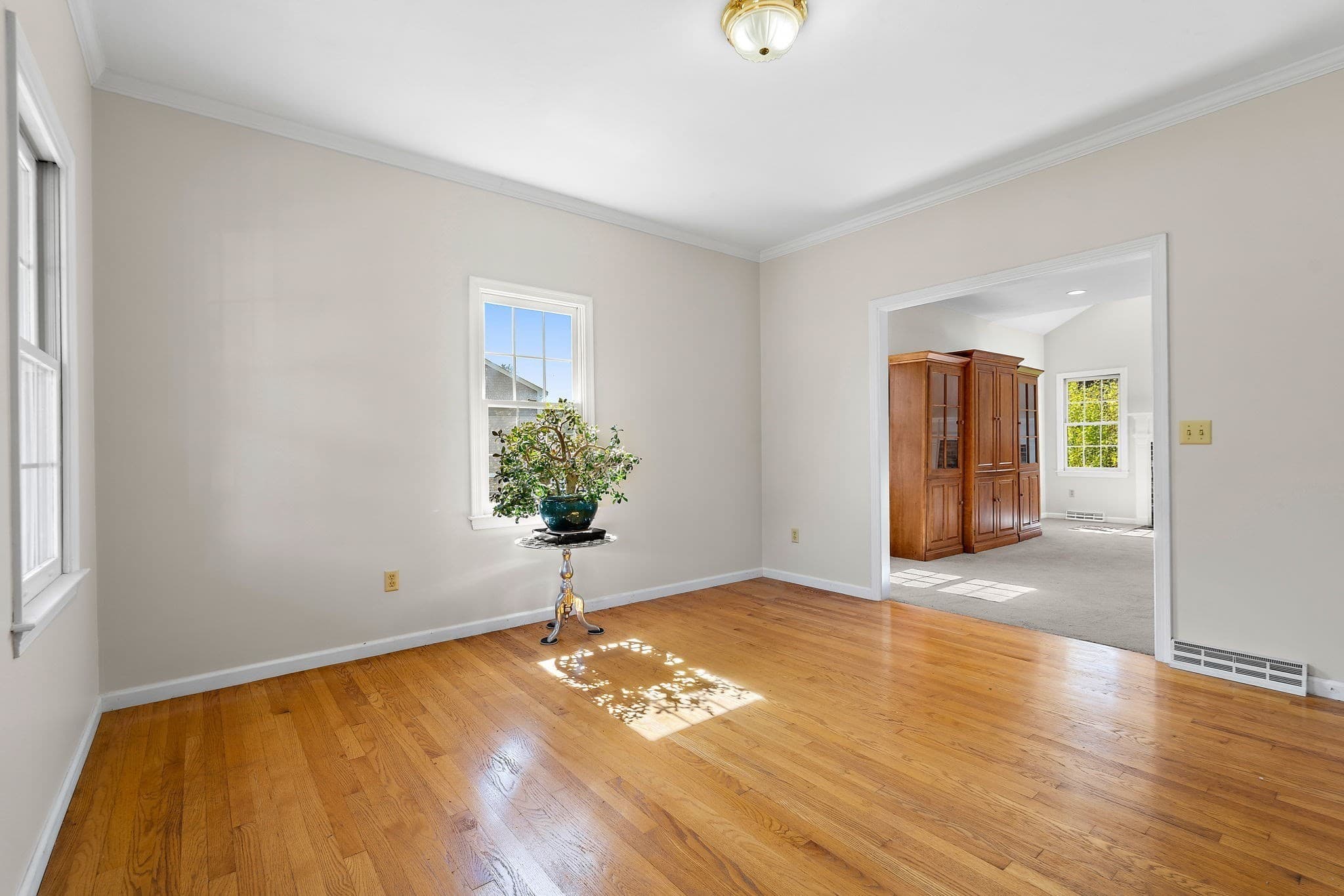Single Family Residence at 28 Farmington Drive, Shrewsbury MA 01545, Shrewsbury, photo 6 of 41