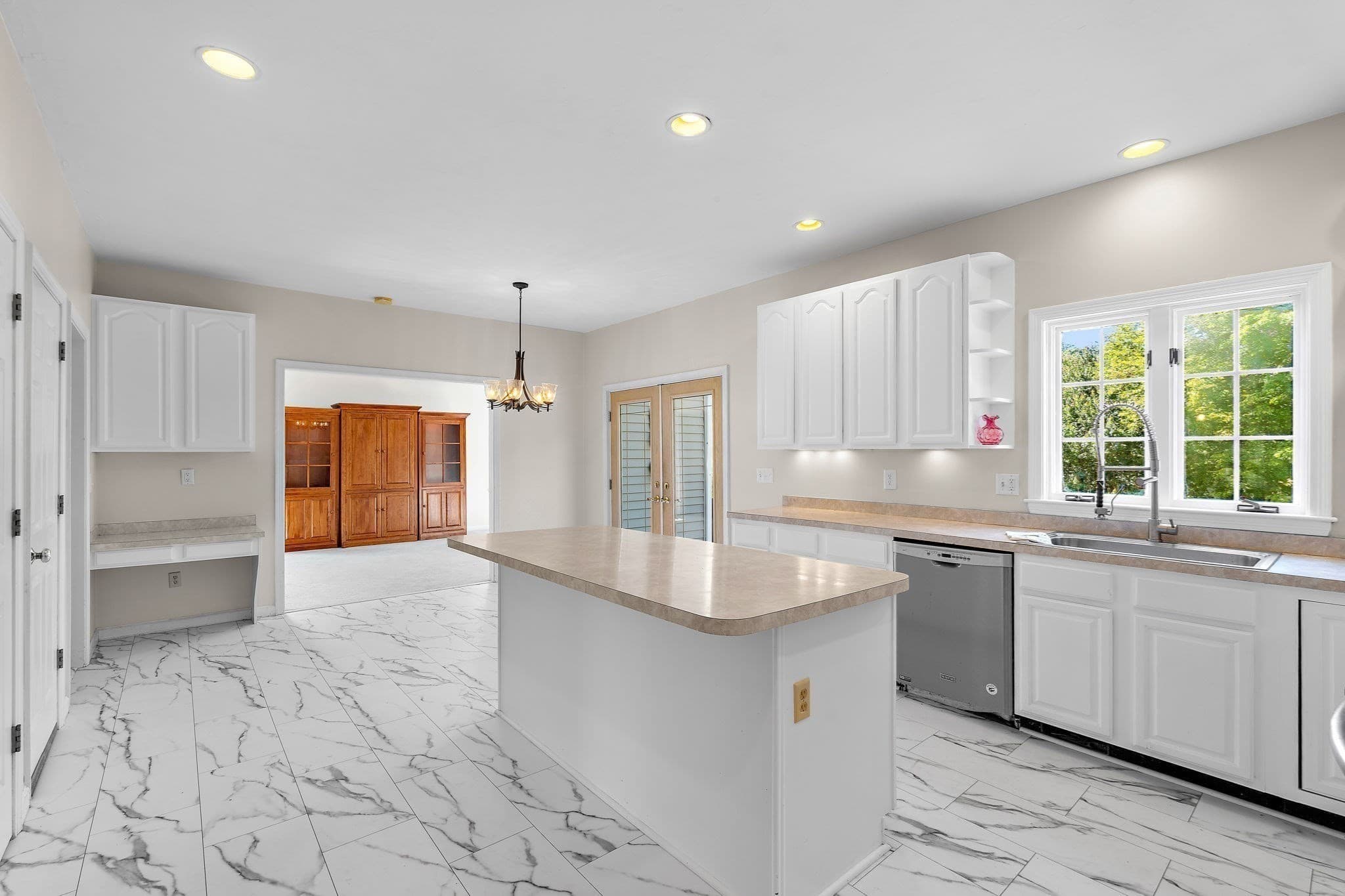 Single Family Residence at 28 Farmington Drive, Shrewsbury MA 01545, Shrewsbury, photo 14 of 41