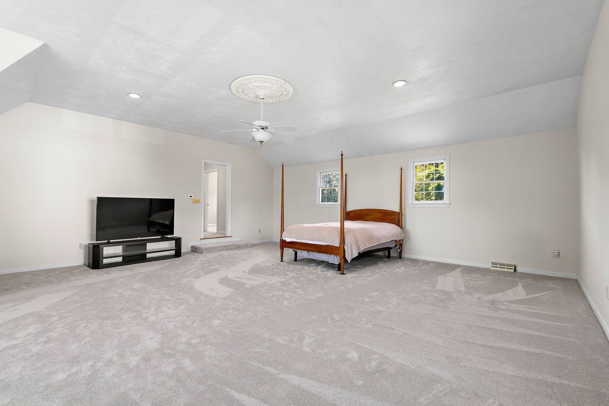 Single Family Residence at 28 Farmington Drive, Shrewsbury MA 01545, Shrewsbury, photo 18 of 41