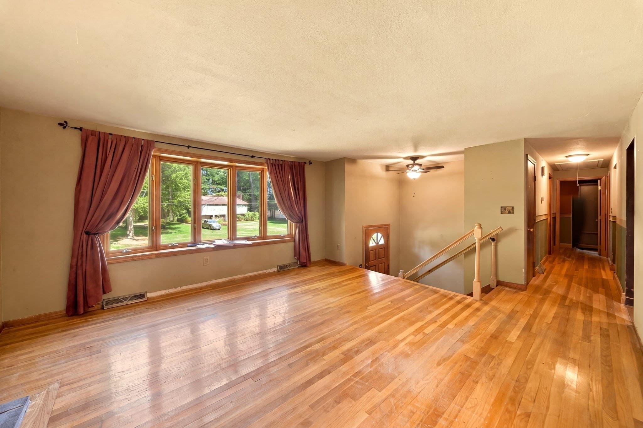 Single Family Residence at 7 Olde Farm Rd, Easton MA 02375, Easton, photo 3 of 35