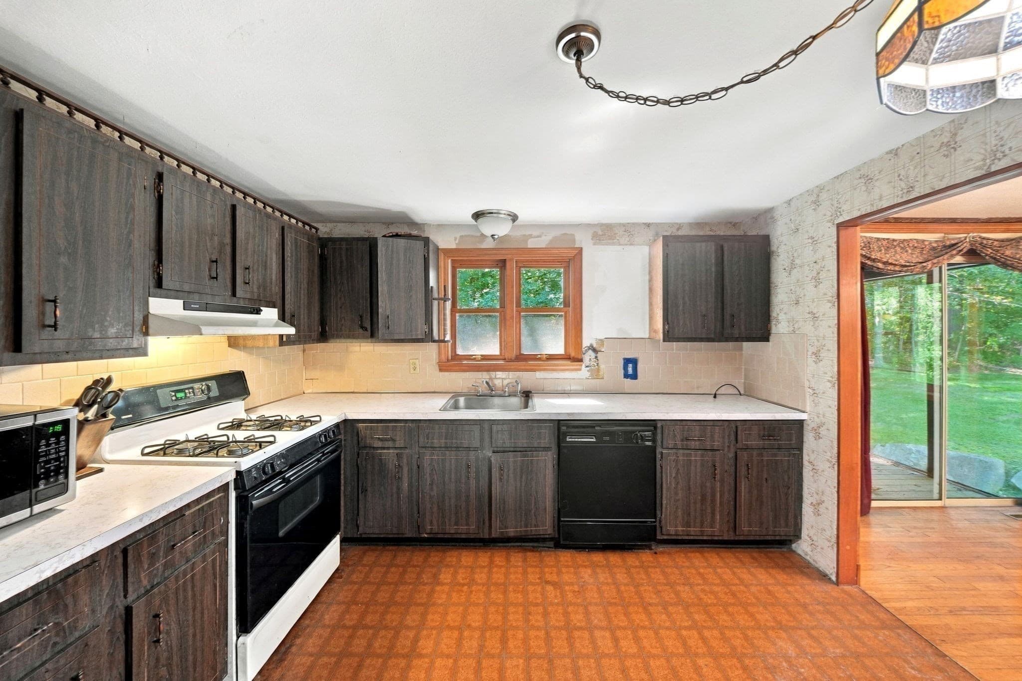 Single Family Residence at 7 Olde Farm Rd, Easton MA 02375, Easton, photo 9 of 35