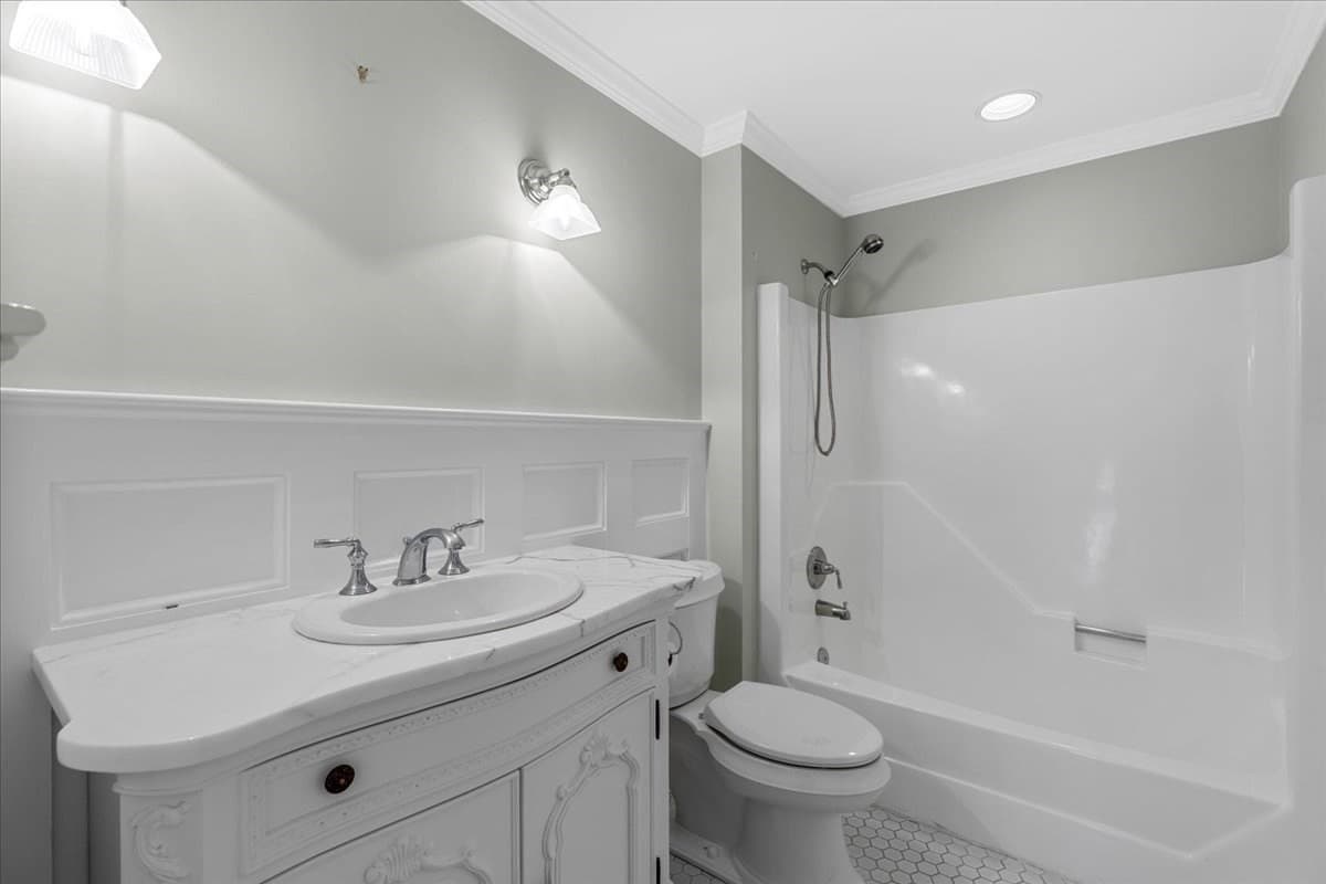 Condominium at 10 Floret Cir # 10, Hingham MA 02043, Hingham, photo 22 of 39
