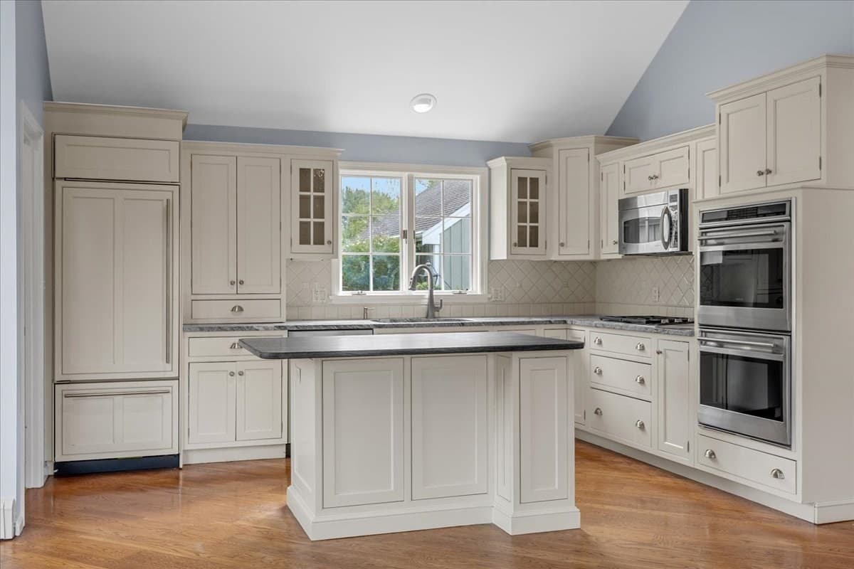 Condominium at 10 Floret Cir # 10, Hingham MA 02043, Hingham, photo 3 of 39
