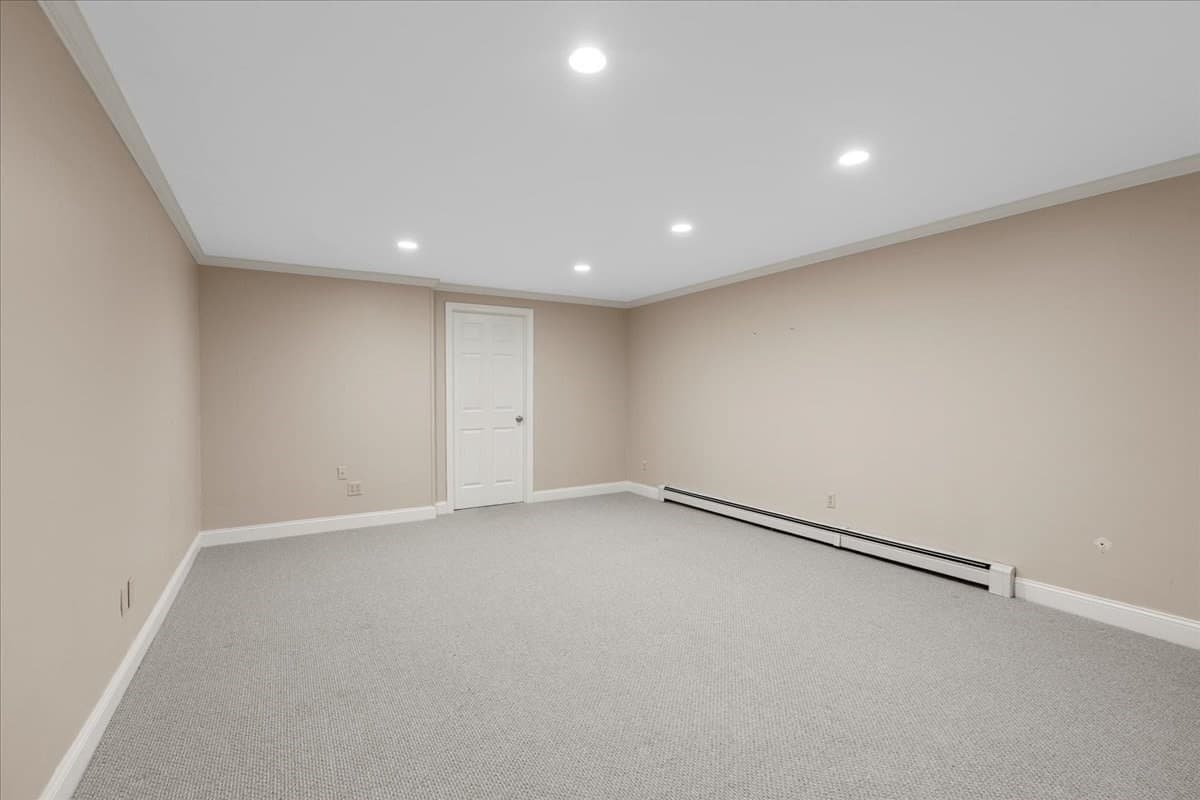 Condominium at 10 Floret Cir # 10, Hingham MA 02043, Hingham, photo 24 of 39