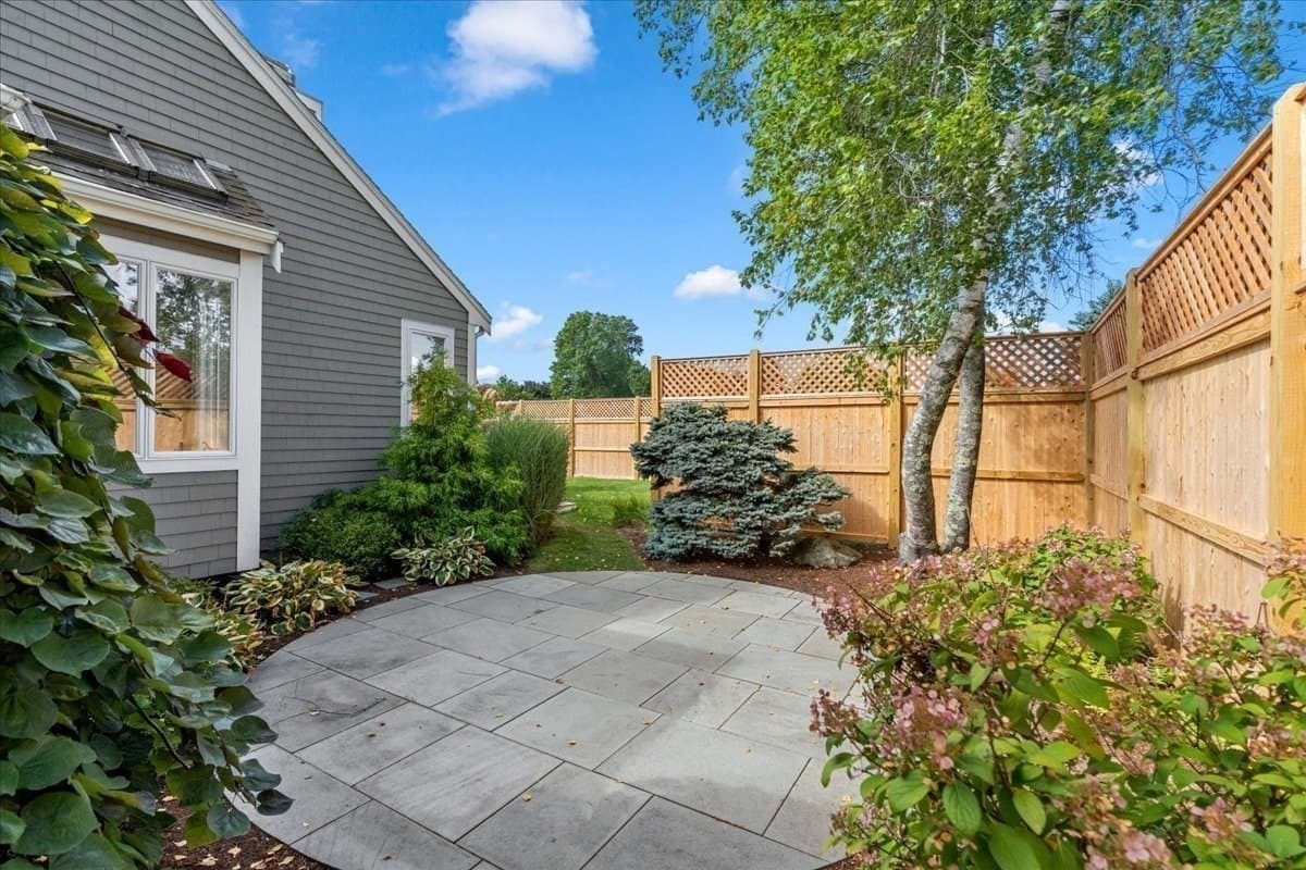 Condominium at 10 Floret Cir # 10, Hingham MA 02043, Hingham, photo 29 of 39