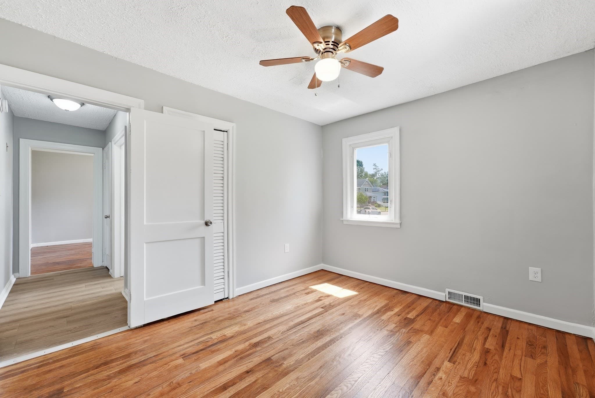 Single Family Residence at 78 Wollaston St, Springfield MA 01119, Springfield, photo 18 of 36