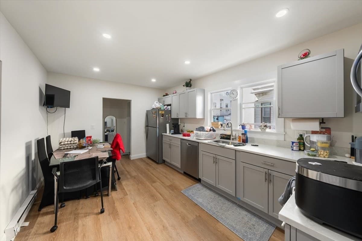 Multi Family at 528 Ferry St, Everett MA 02149, Everett, photo 6 of 29
