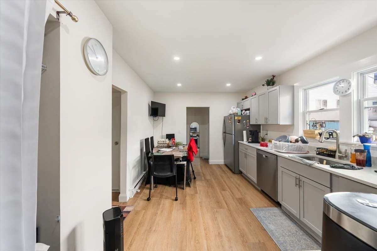Multi Family at 528 Ferry St, Everett MA 02149, Everett, photo 4 of 29