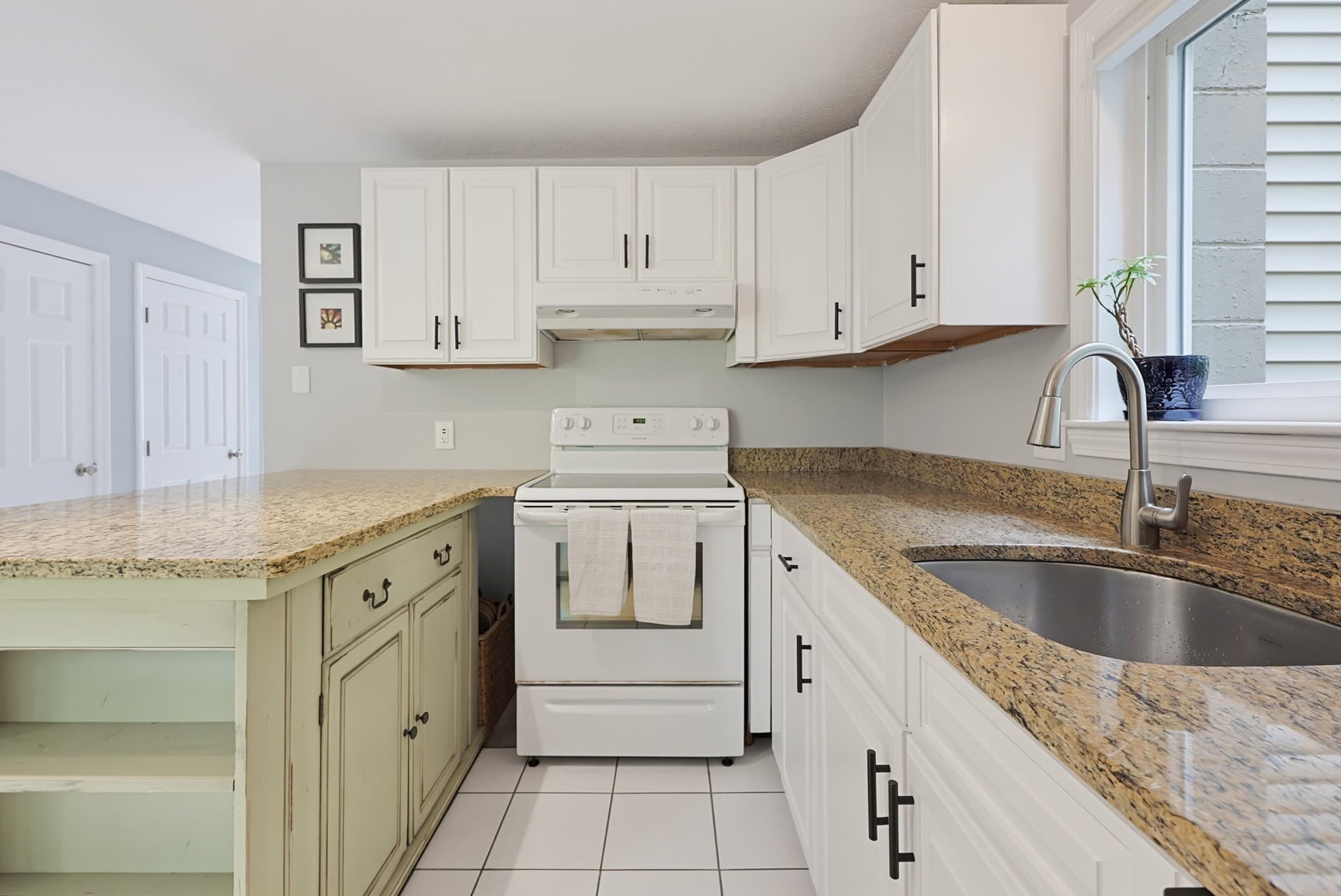 Condominium at 152 E. Bacon St. # D5, Plainville MA 02762, Plainville, photo 12 of 35