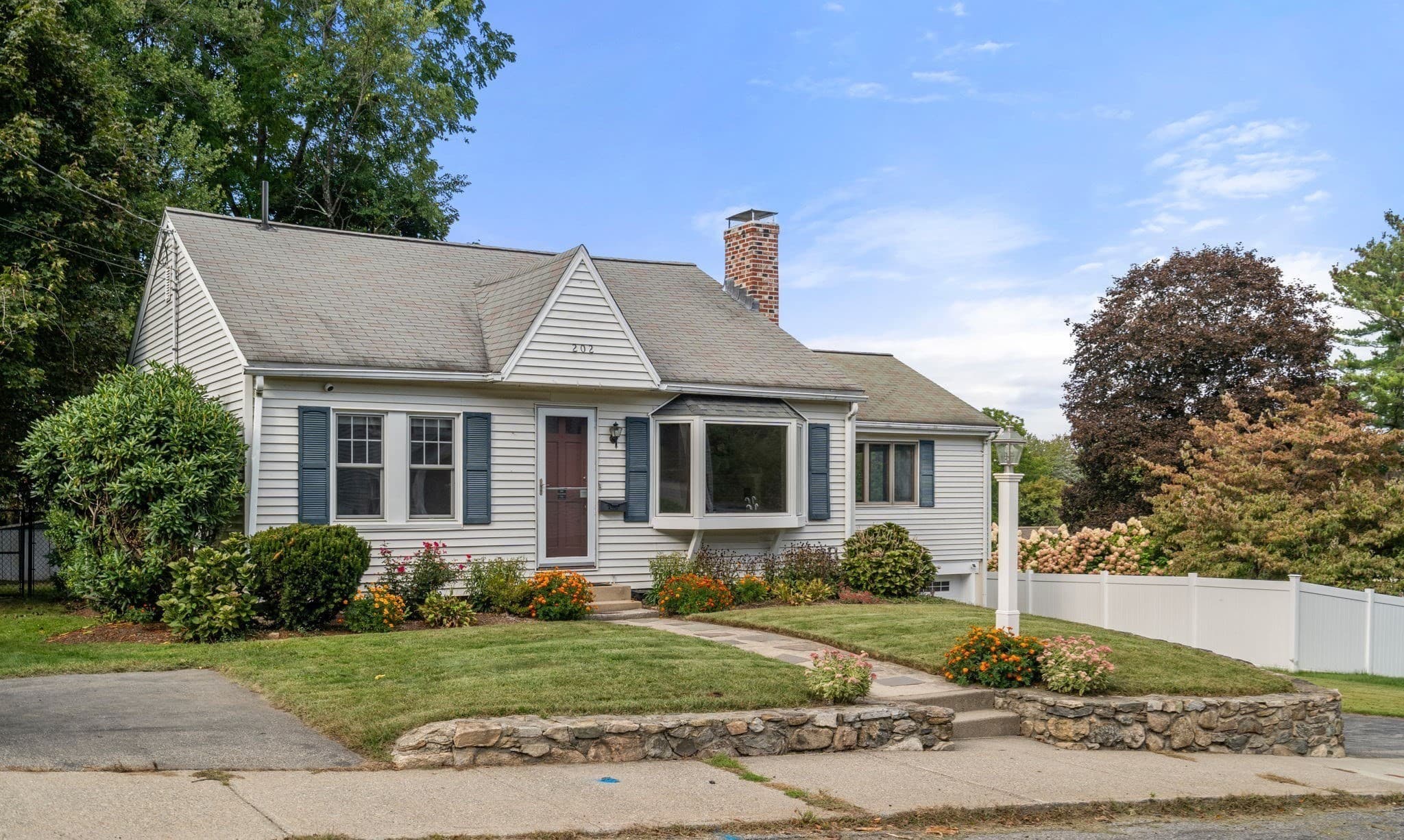 Single Family Residence at 202 Essex St, Marlborough MA 01752, Marlborough, photo 2 of 32