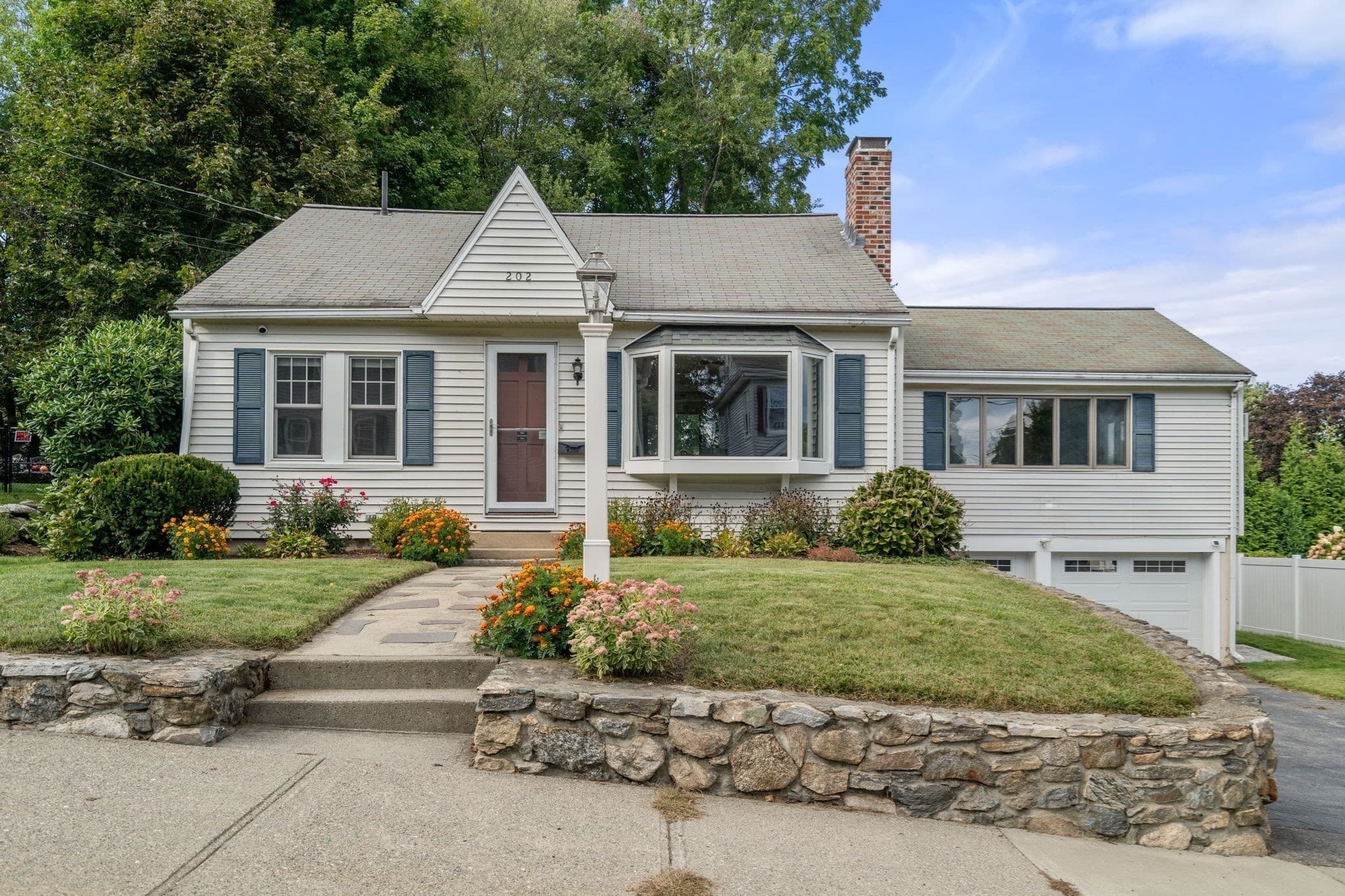 Single Family Residence at 202 Essex St, Marlborough MA 01752, Marlborough, photo 3 of 32