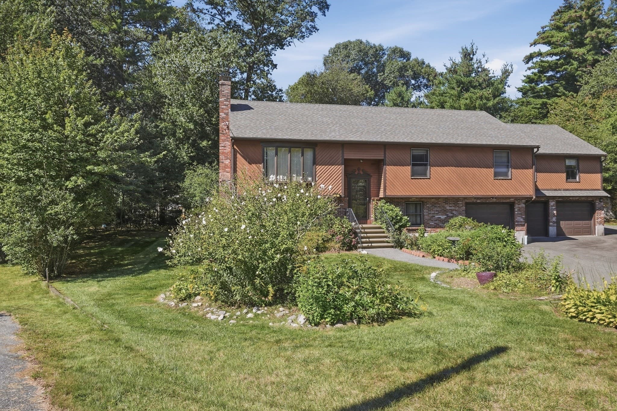 Single Family Residence at 2 Clifford Road, Burlington MA 01803, Burlington, photo 2 of 42