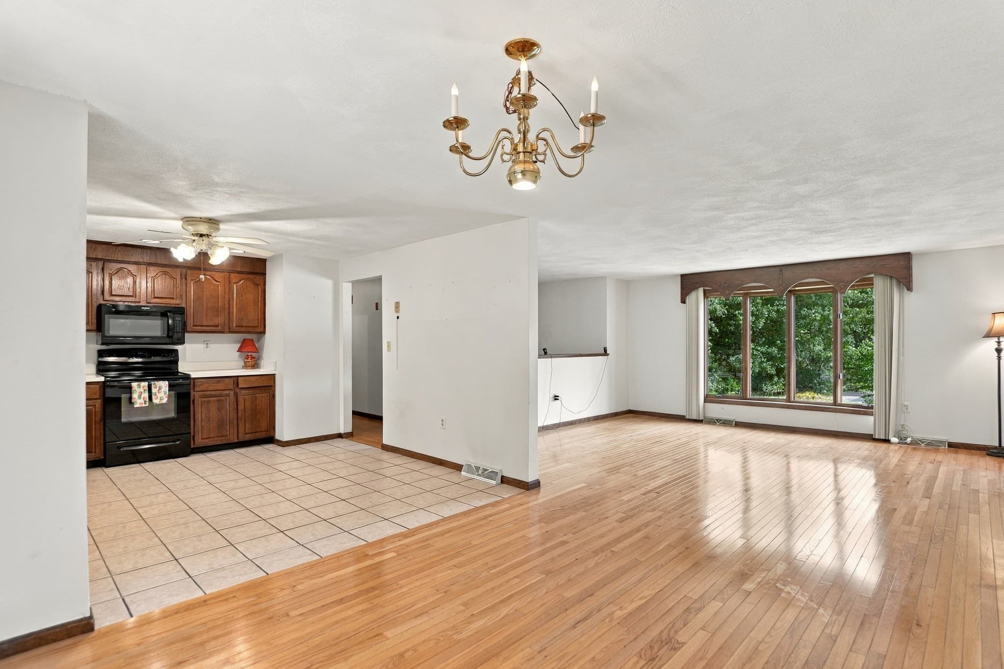 Single Family Residence at 2 Clifford Road, Burlington MA 01803, Burlington, photo 6 of 42