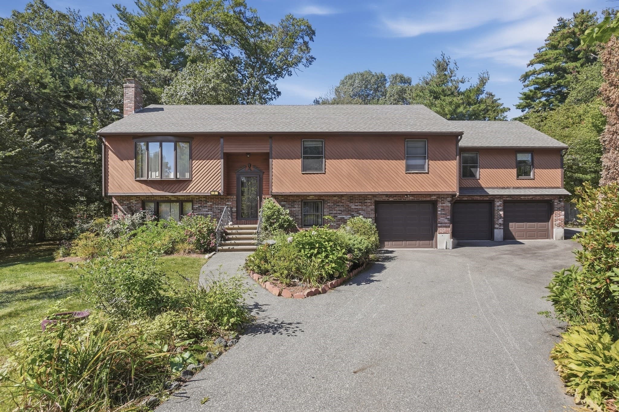2 Clifford Road, Burlington MA 01803