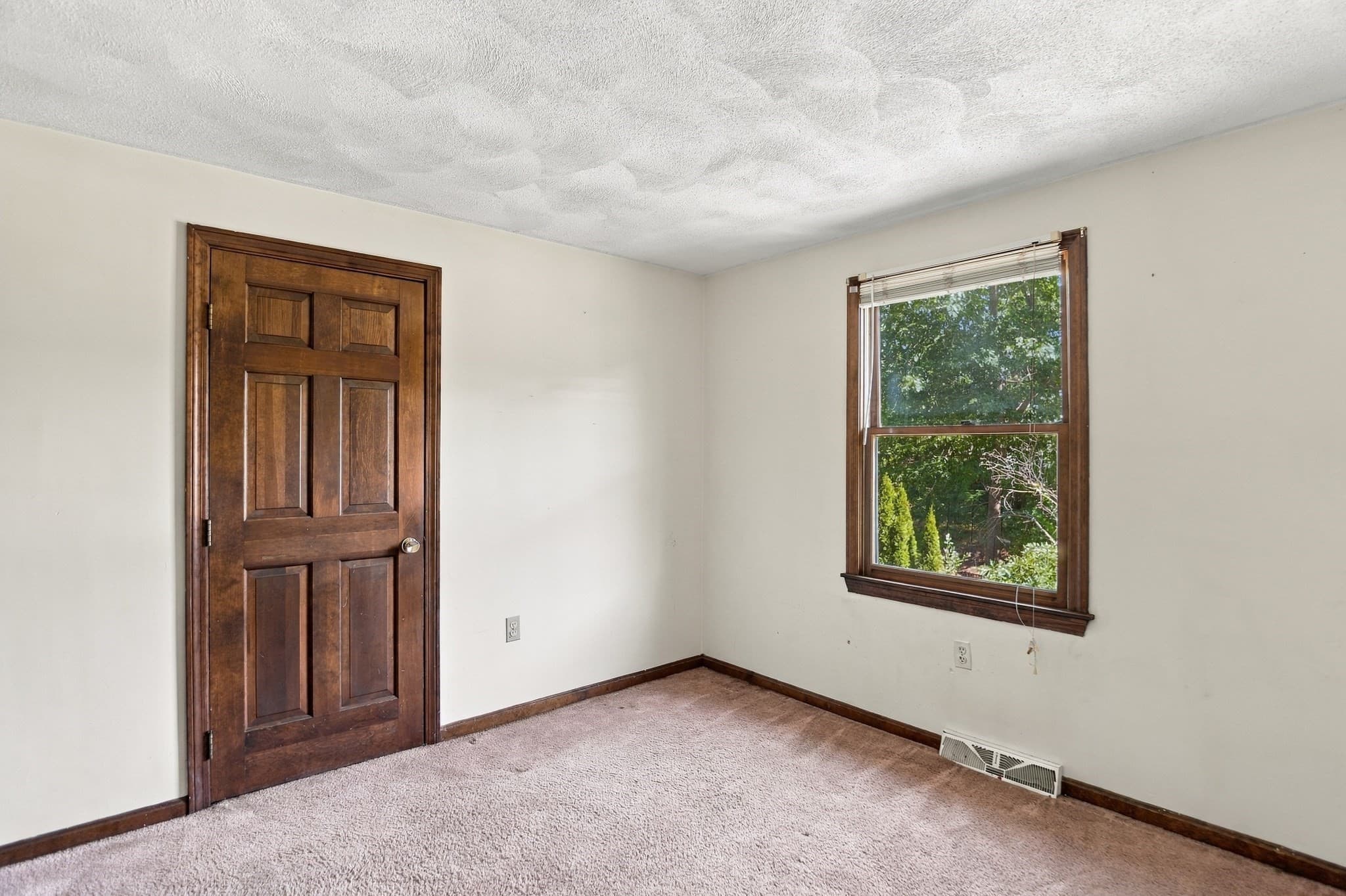 Single Family Residence at 2 Clifford Road, Burlington MA 01803, Burlington, photo 28 of 42