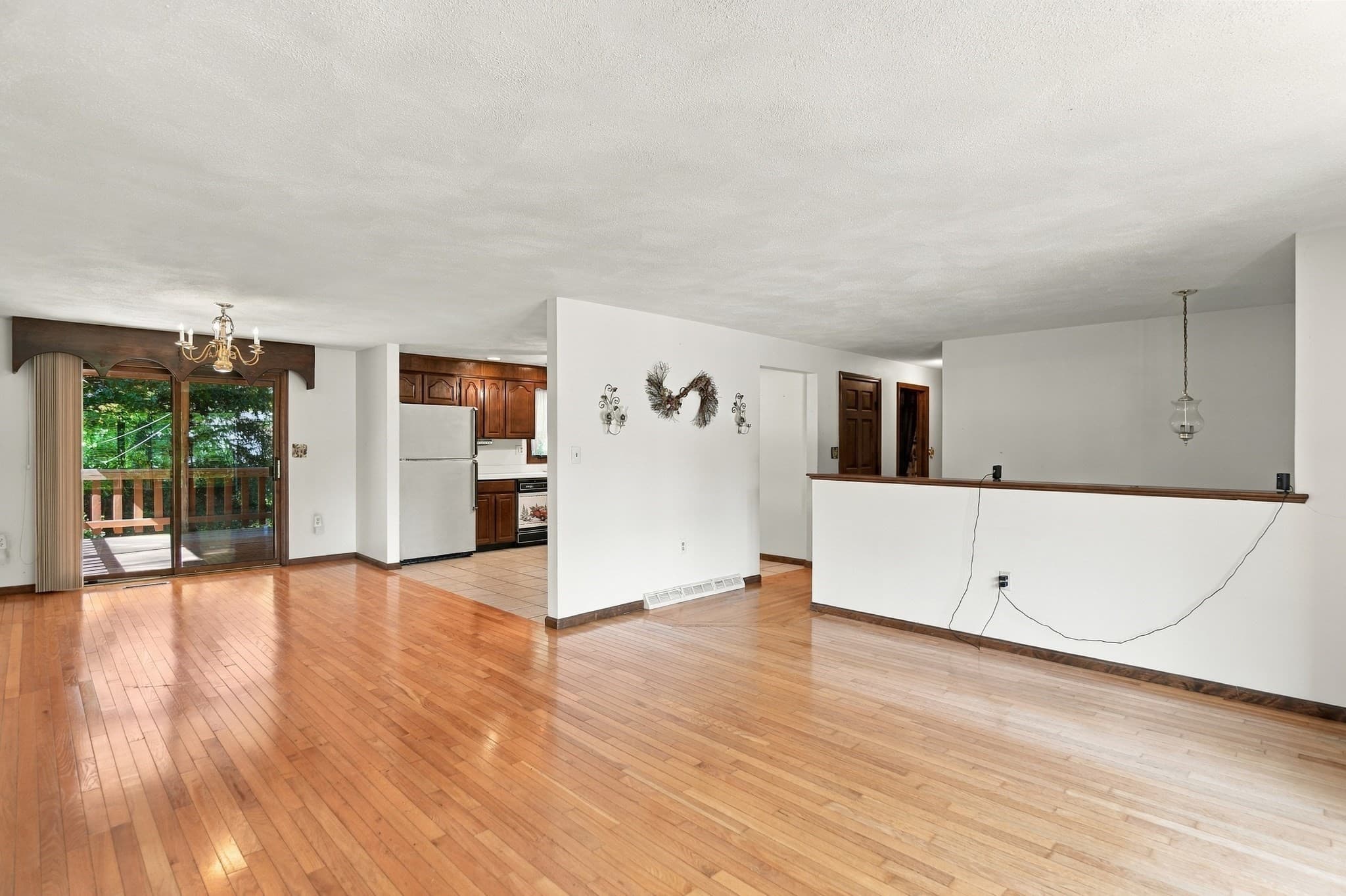 Single Family Residence at 2 Clifford Road, Burlington MA 01803, Burlington, photo 9 of 42