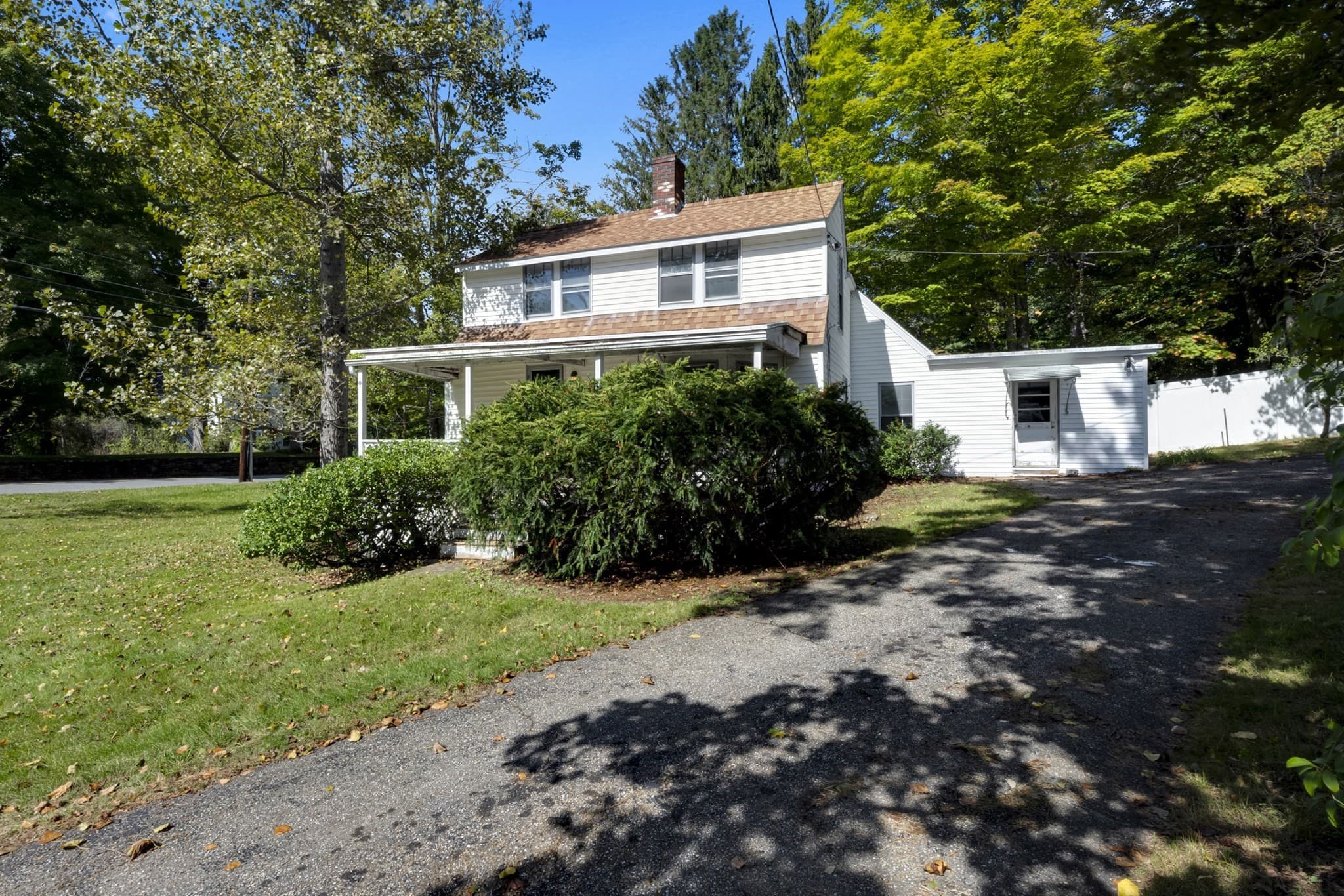 Single Family Residence at 3 Fullam Hill Rd, North Brookfield MA 01535, photo 2 of 16