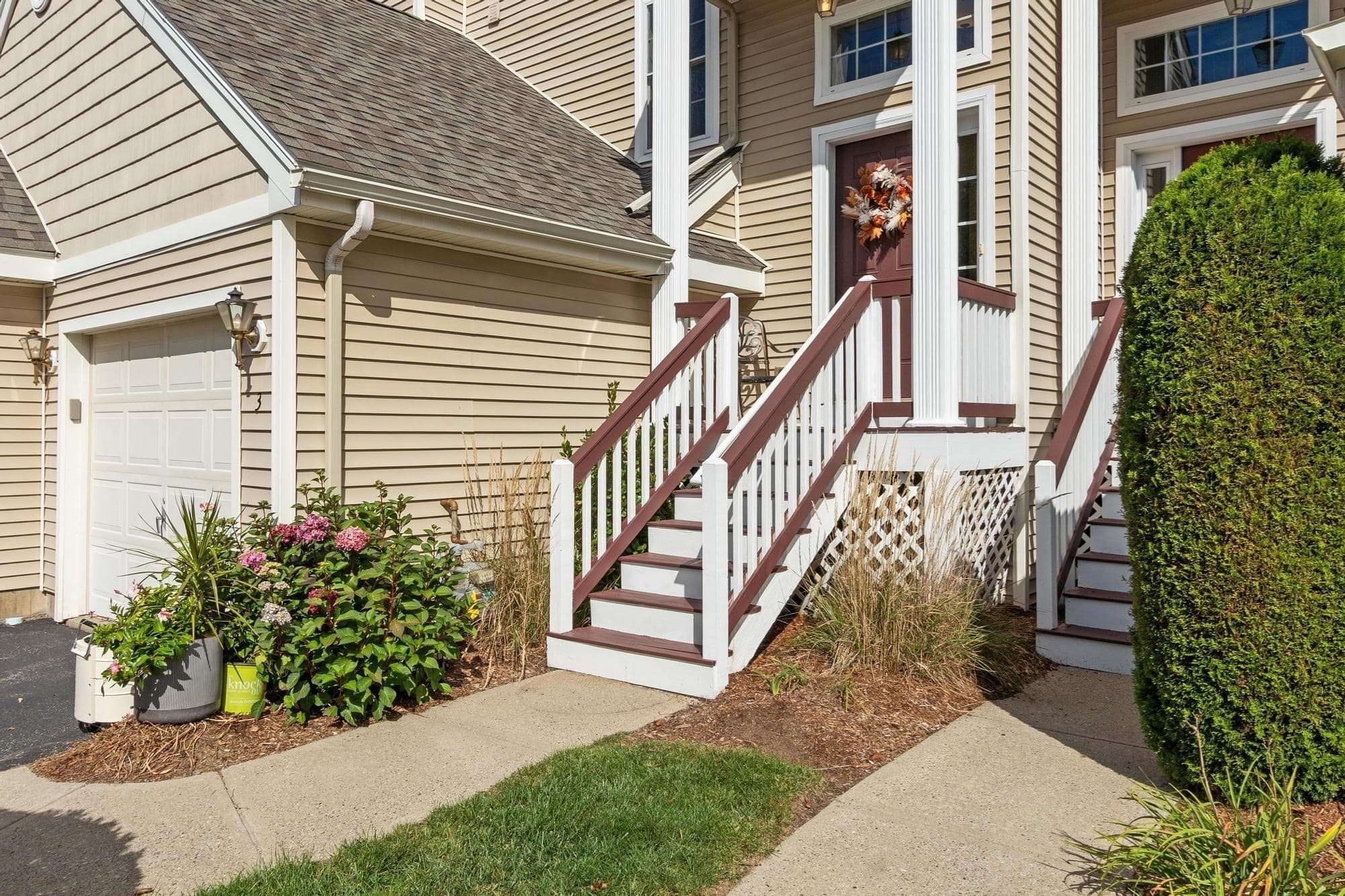 Condominium at 3 Robert Cir # 3, Grafton MA 01536, Grafton, photo 2 of 40