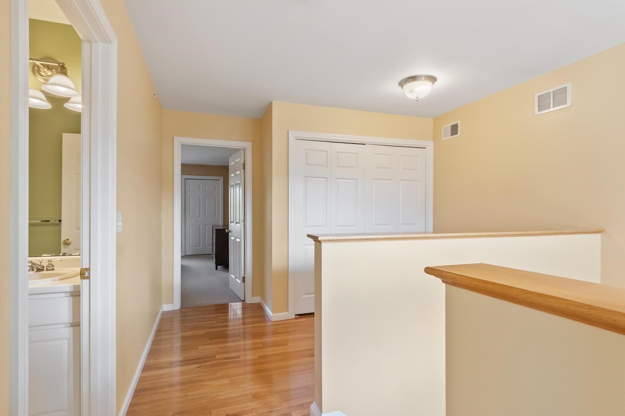 Condominium at 3 Robert Cir # 3, Grafton MA 01536, Grafton, photo 20 of 40