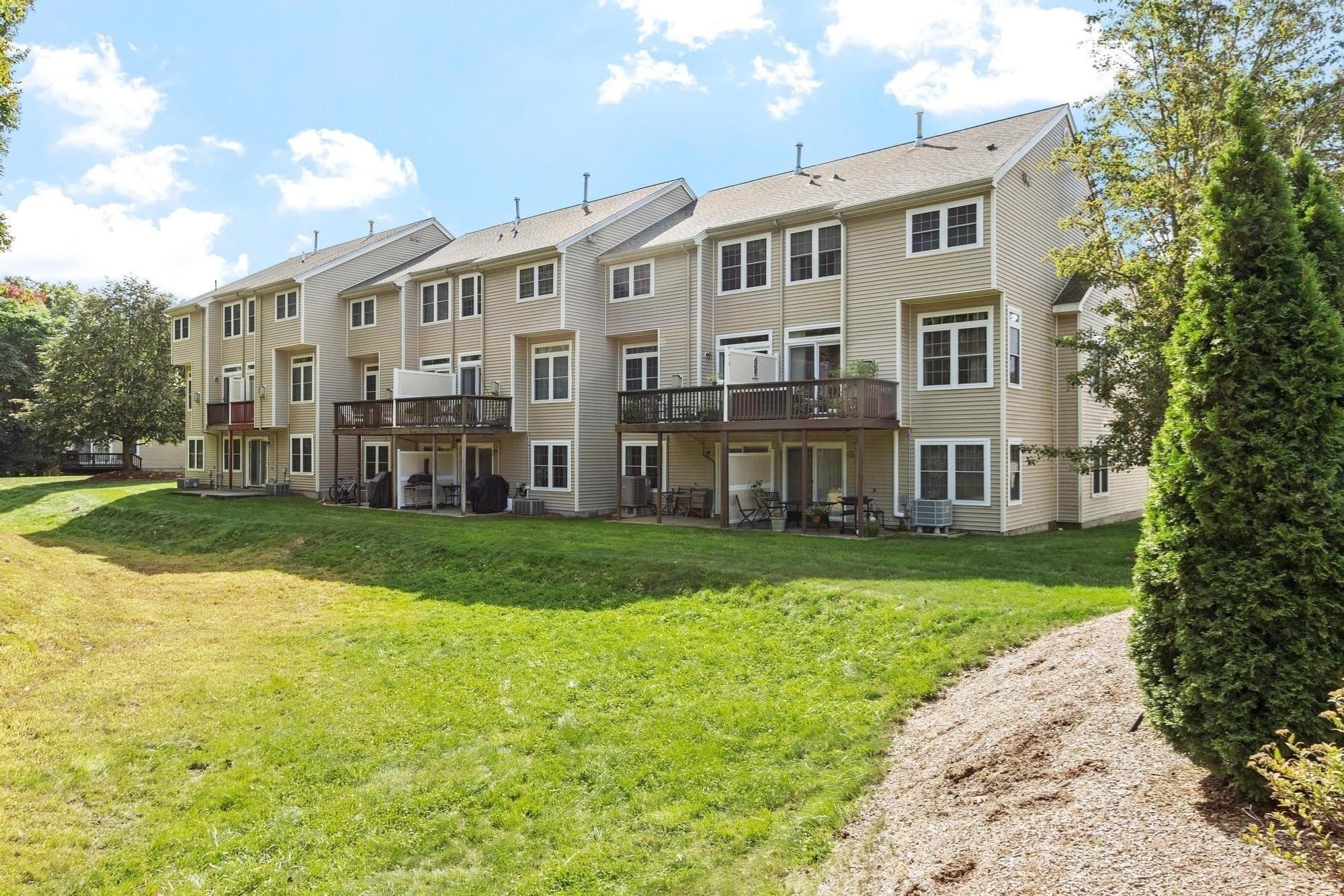 Condominium at 3 Robert Cir # 3, Grafton MA 01536, Grafton, photo 37 of 40