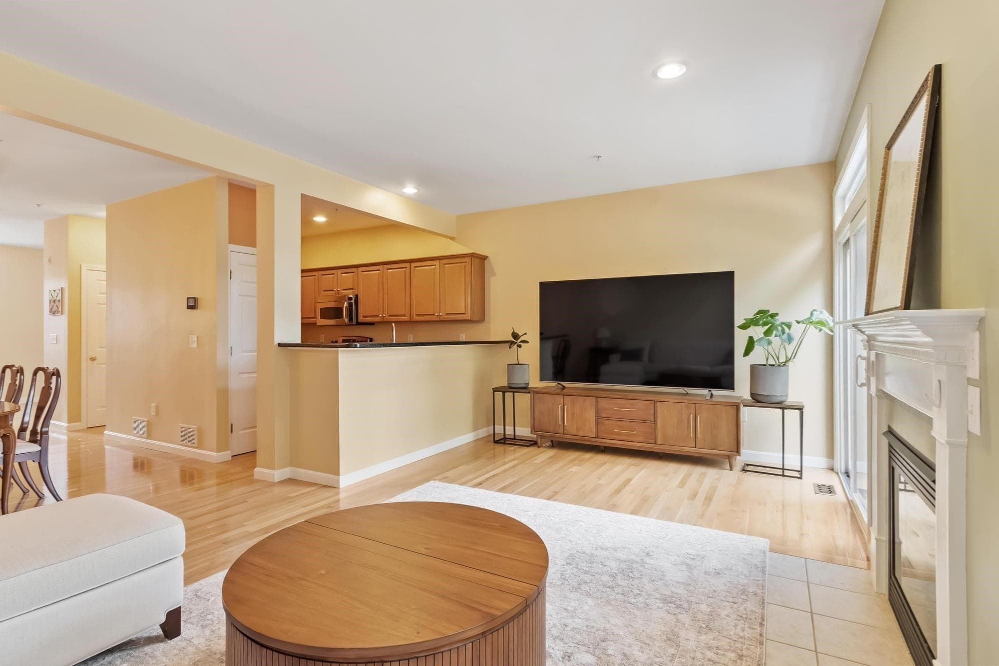 Condominium at 3 Robert Cir # 3, Grafton MA 01536, Grafton, photo 4 of 40