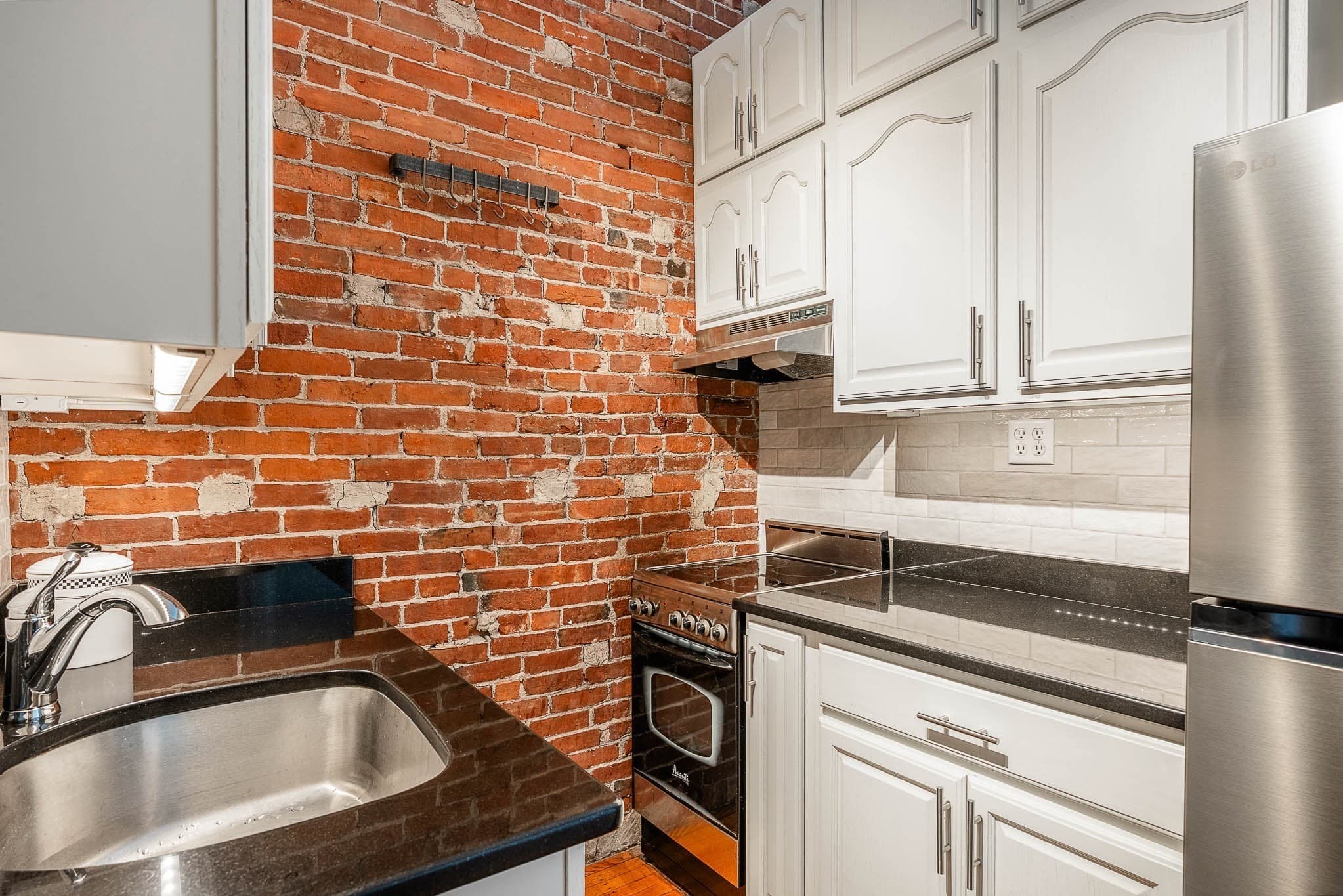 Condominium at 411 Beacon St # 5, Boston MA 02115, Boston, photo 7 of 12