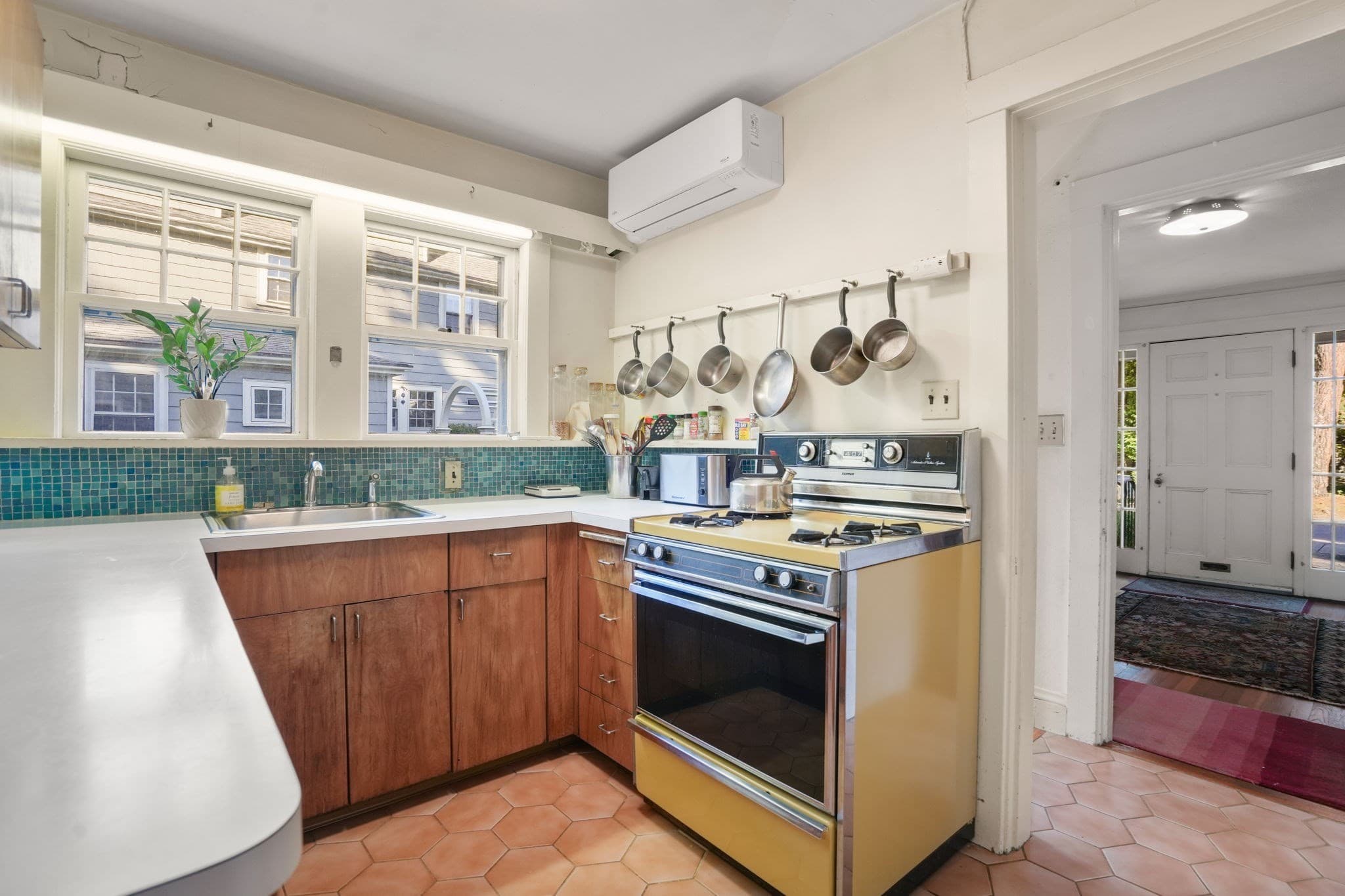 Single Family Residence at 11 Stoneleigh Road, Newton MA 02465, Newton, photo 12 of 38