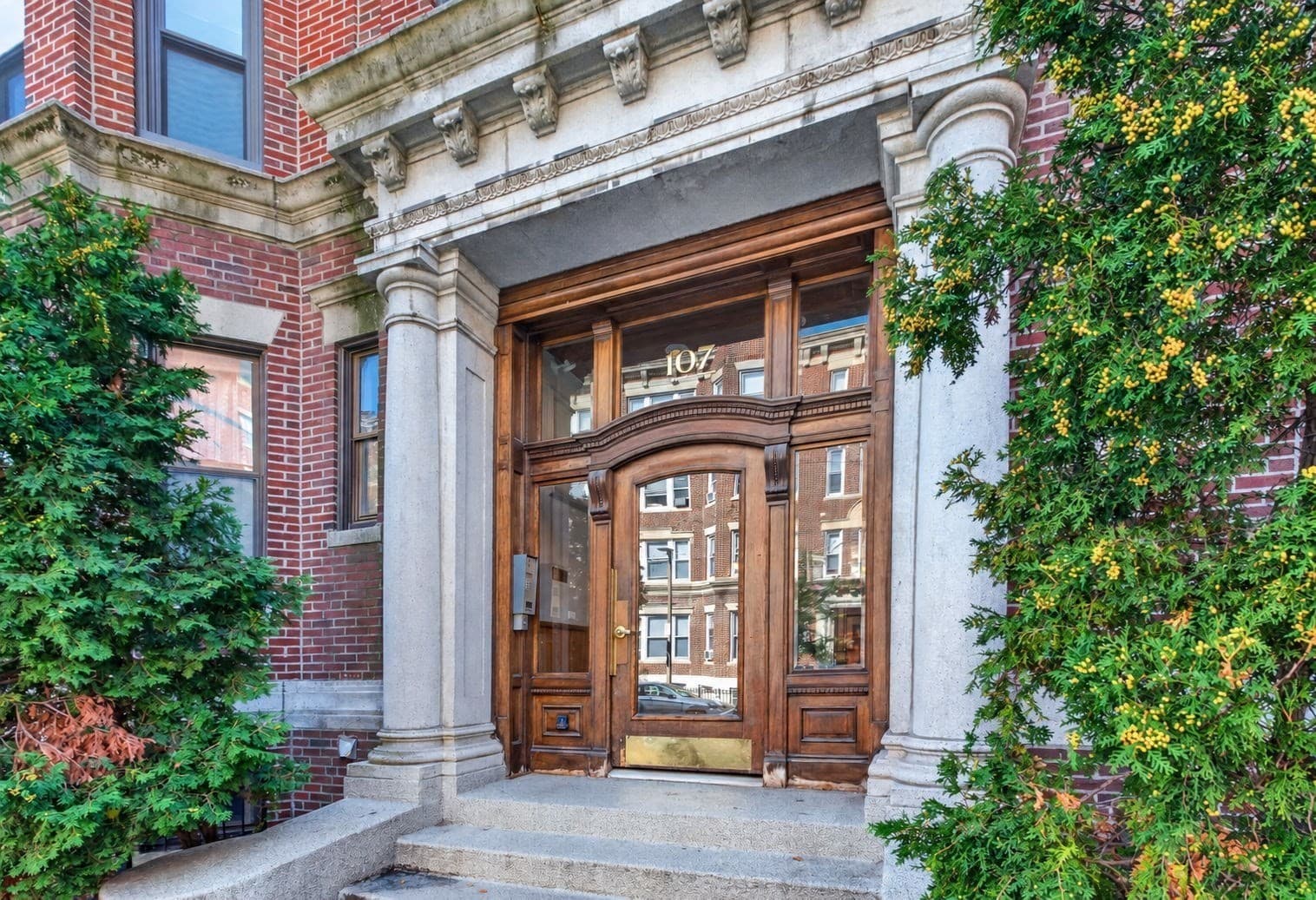 Condominium at 107 Jersey St # 7, Boston MA 02215, Boston, photo 8 of 9