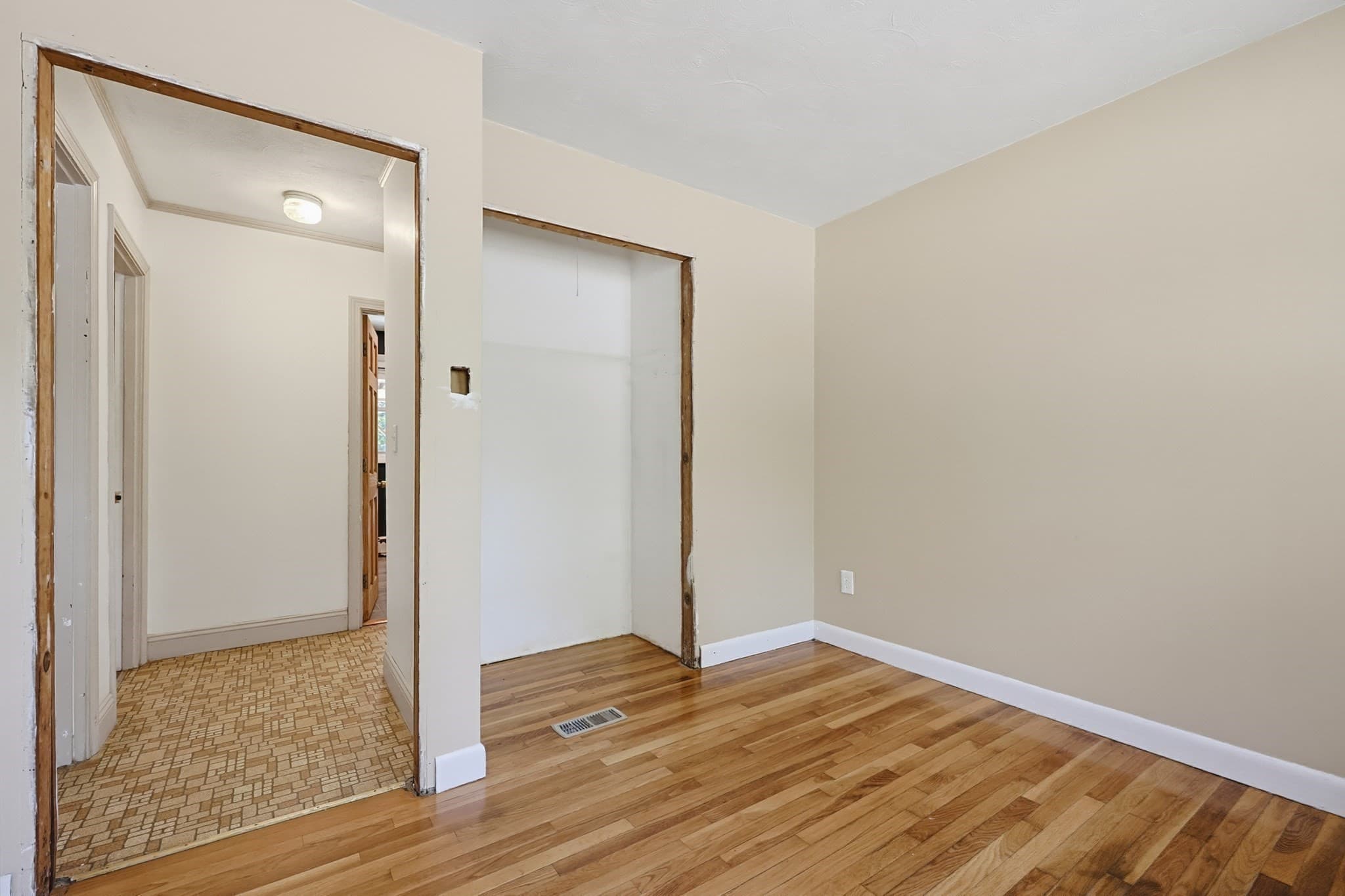 Single Family Residence at 249 Keys Rd, Warren MA 01585, Warren, photo 15 of 35