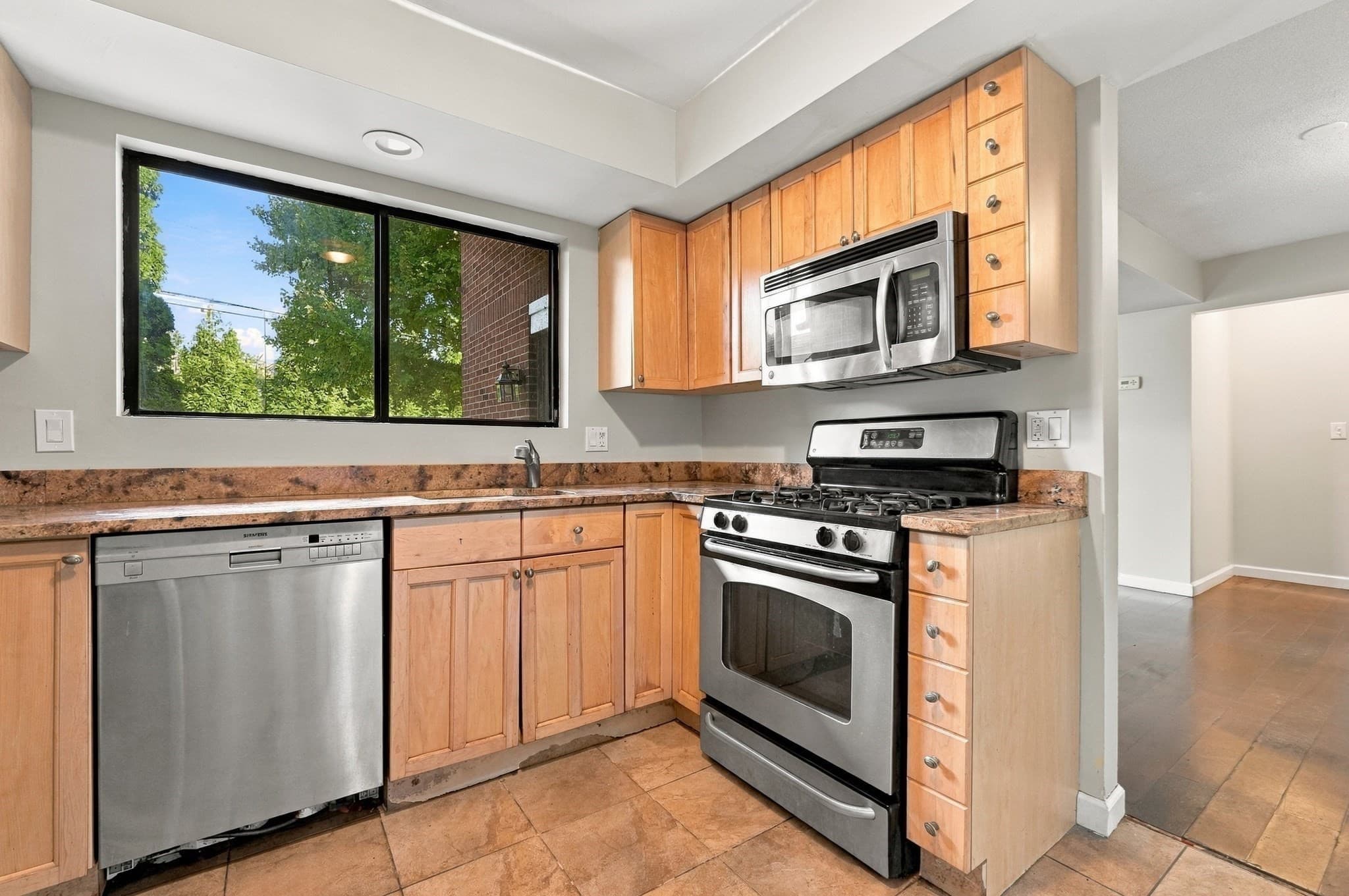 Condominium at 88 Bailey St # 88, Stoughton MA 02072, Stoughton, photo 4 of 30