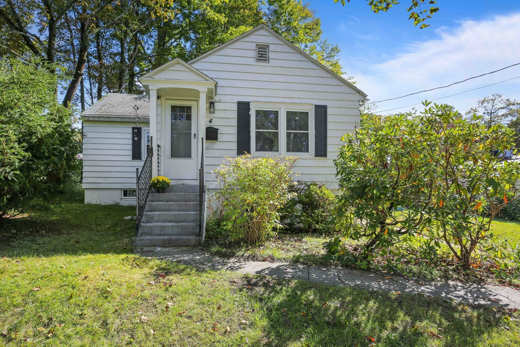 4 Pomona Rd, Worcester MA 01602