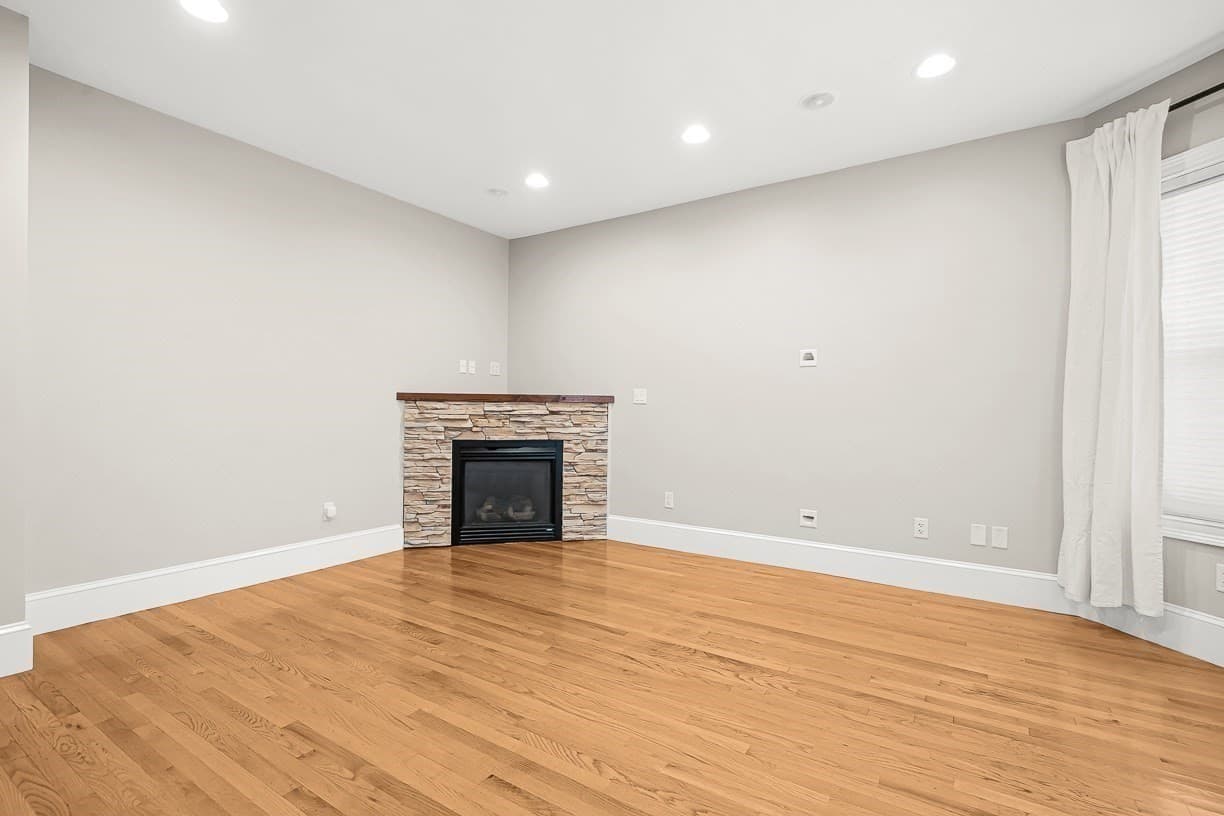 Condominium at 12 I St # 1, Boston MA 02127, Boston, photo 6 of 18