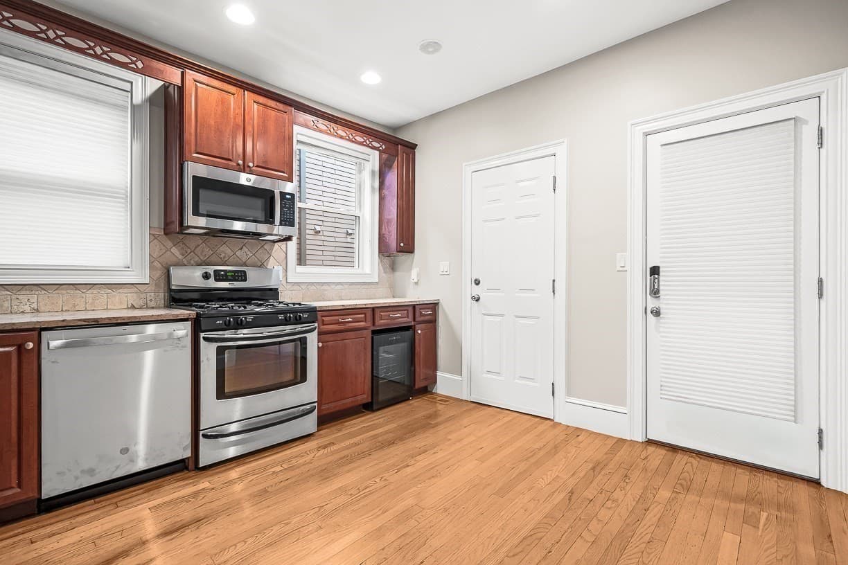 Condominium at 12 I St # 1, Boston MA 02127, Boston, photo 8 of 18