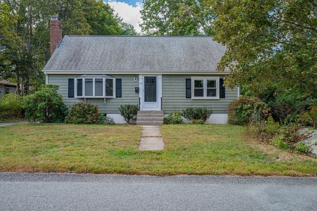 124 King Hill Road, Braintree MA 02184